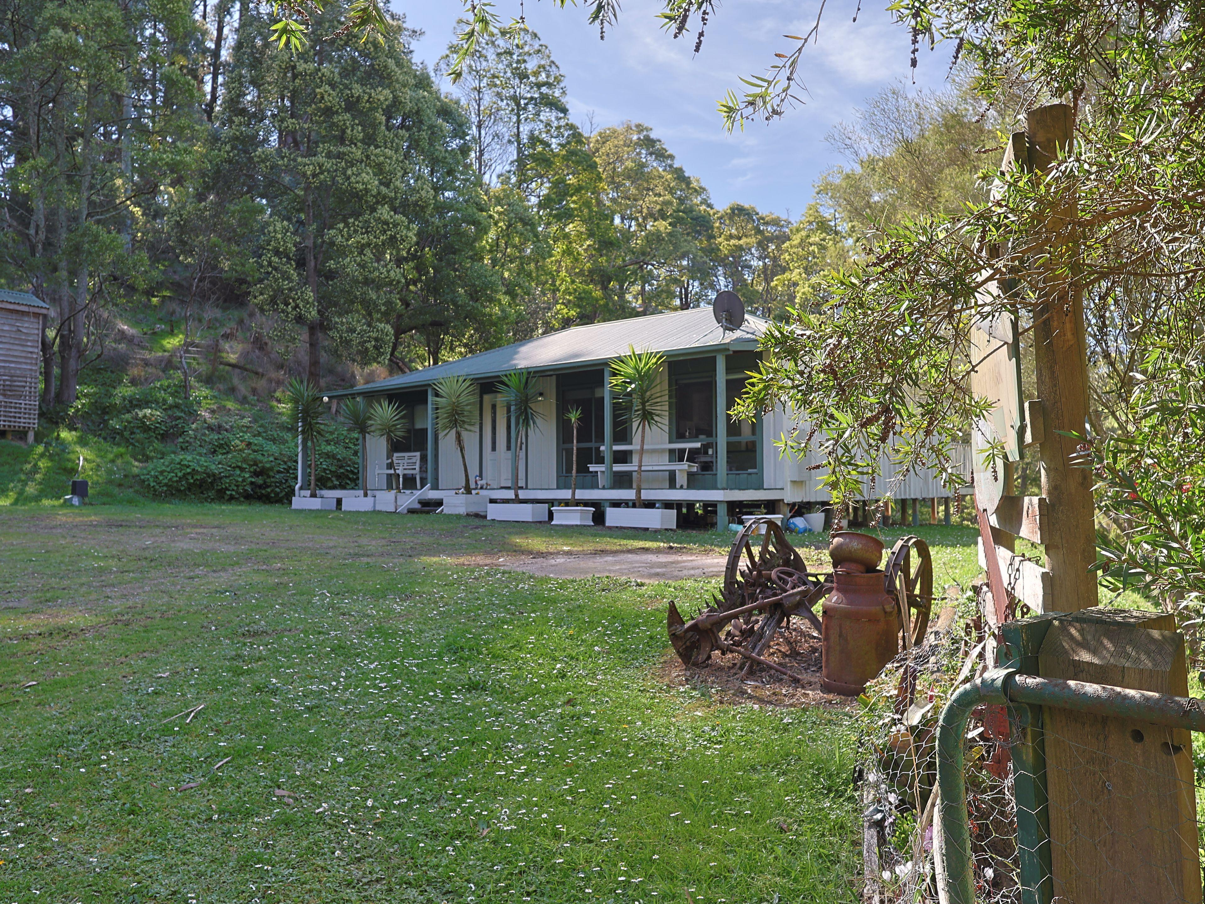 Exclusive Lakeside Estate - Wildlife, Water & Stunning Views