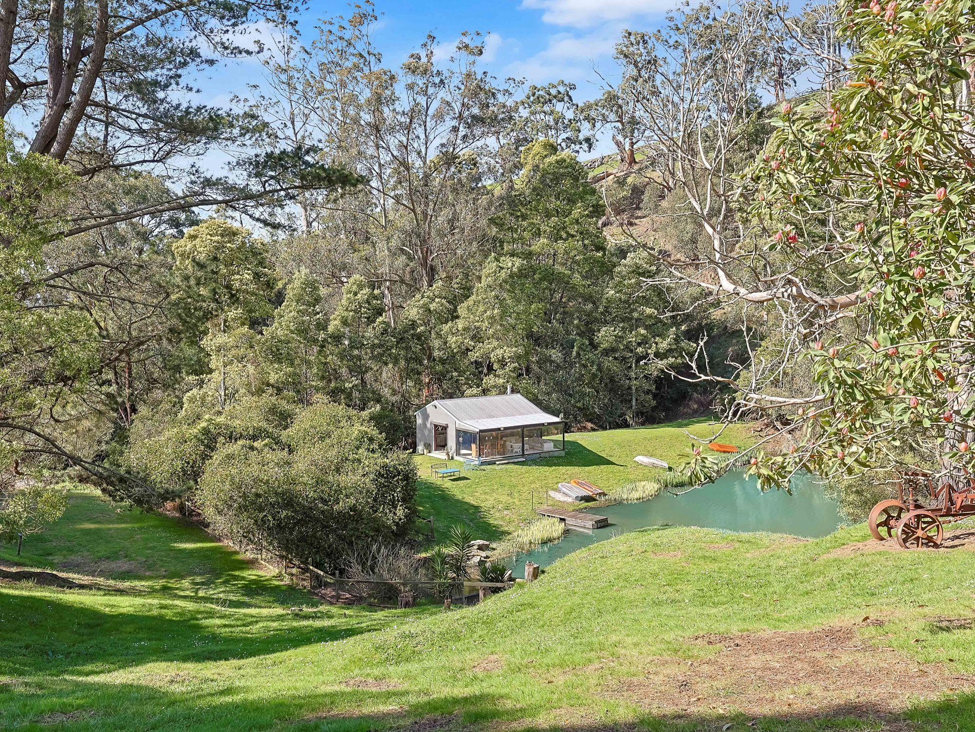 Exclusive Lakeside Estate - Wildlife, Water & Stunning Views