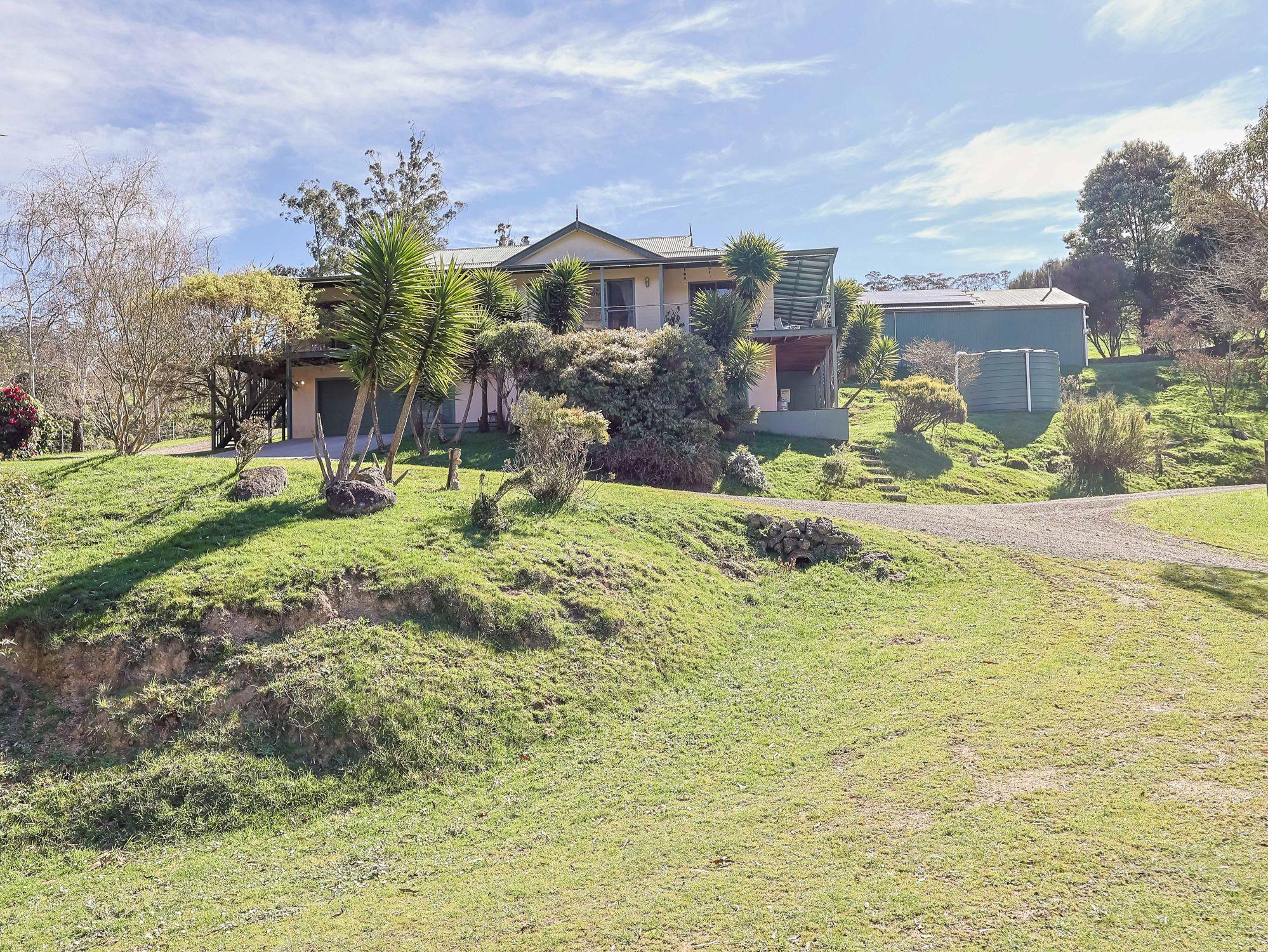 Exclusive Lakeside Estate - Wildlife, Water & Stunning Views