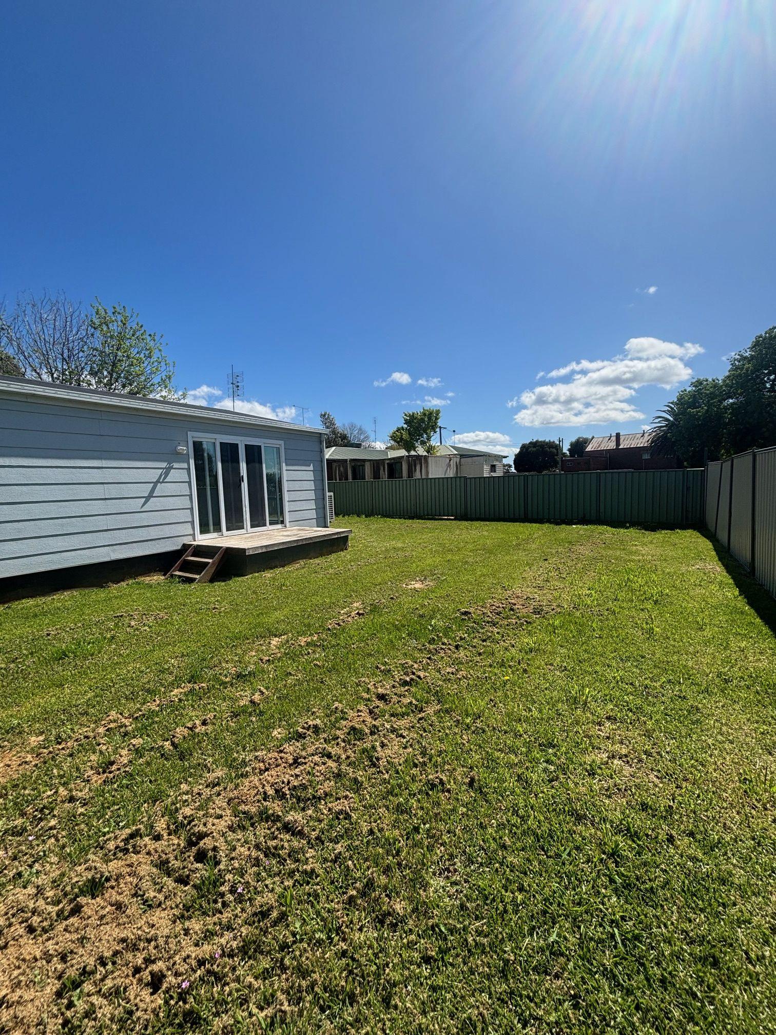 PLEASE CALL RAY WHITE OFFICE TO BOOK A VIEWING 03 57942777