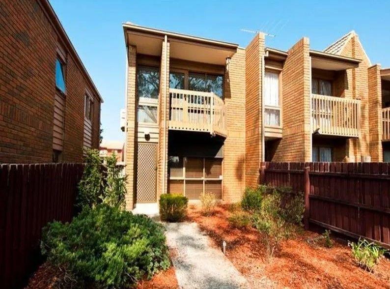 Prop-GPT: Townhouse: VIC Footscray, VIC 3011 Home For Rent