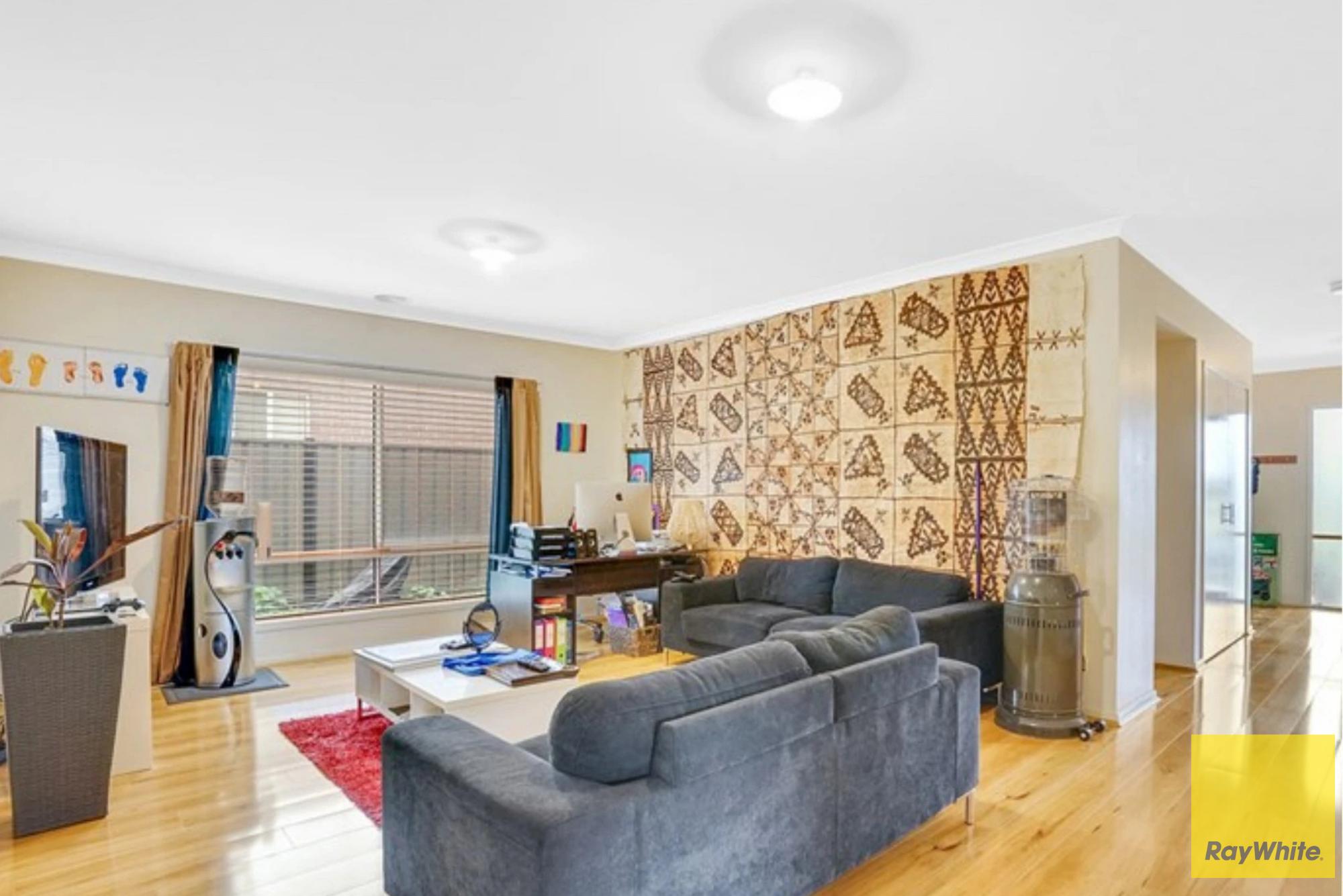 Exceptional Family Living in TARNEIT Location!
