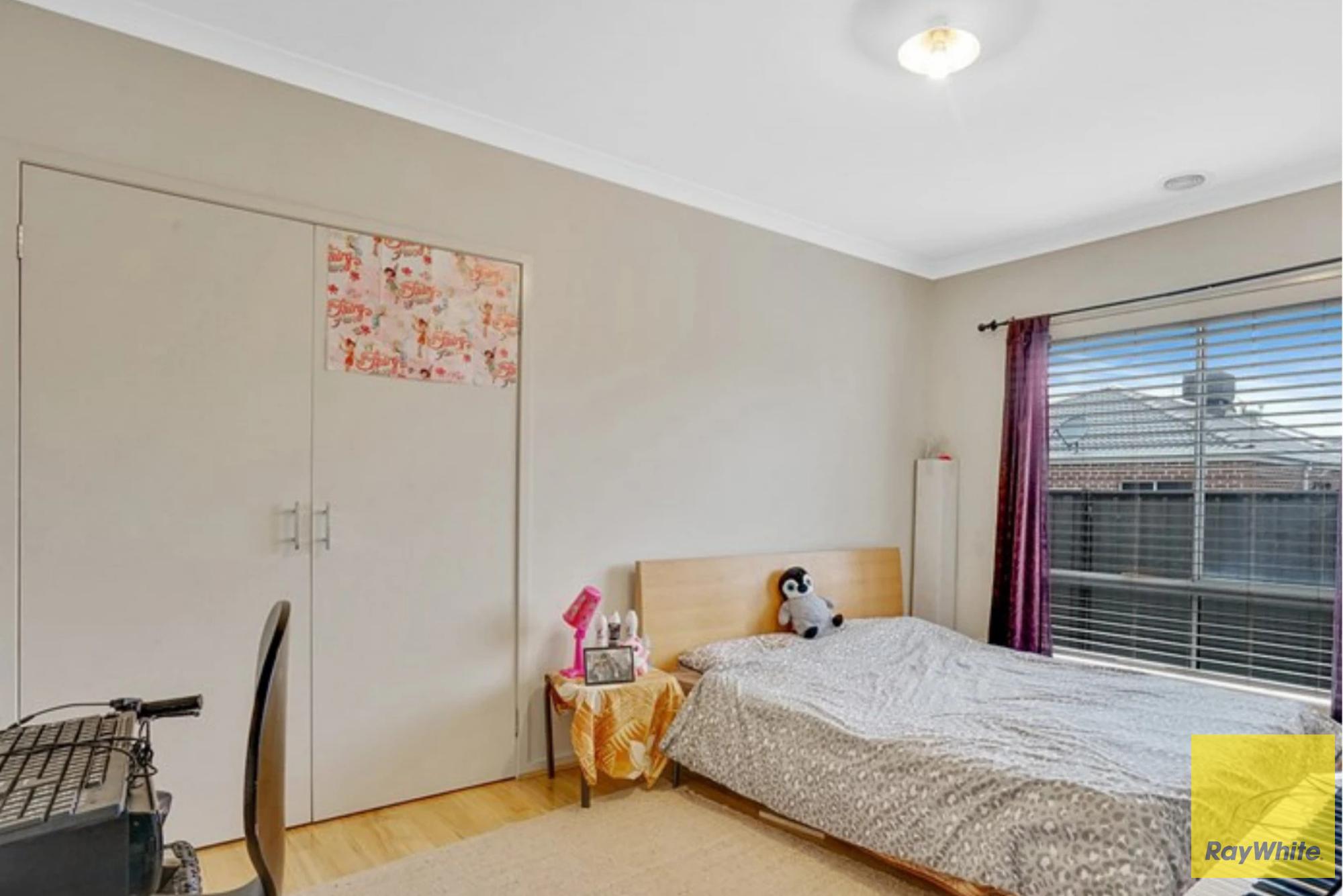 Exceptional Family Living in TARNEIT Location!