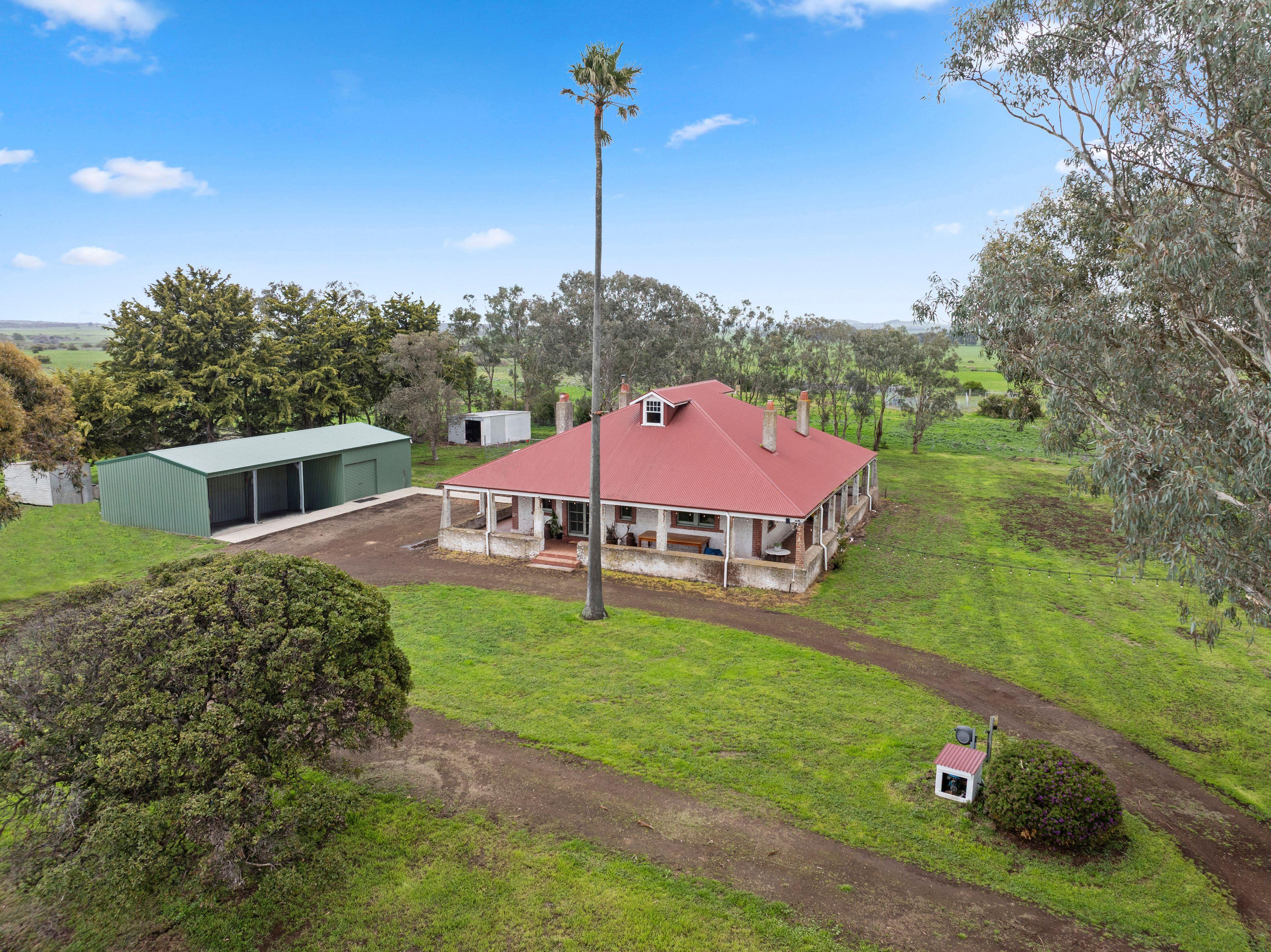 Prop-GPT: Lifestyle: VIC Pomborneit North, VIC 3260 Rural
