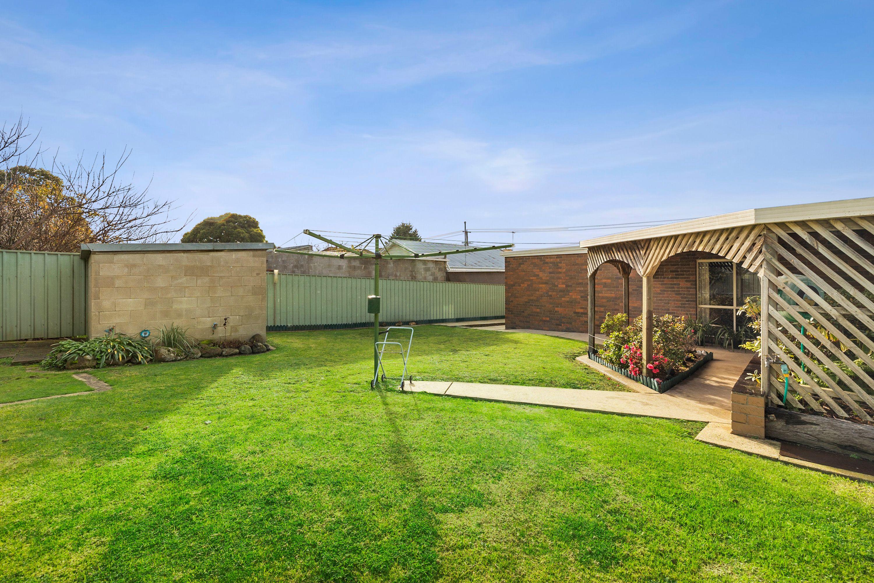 Stylish Living with Low-Maintenance Appeal
