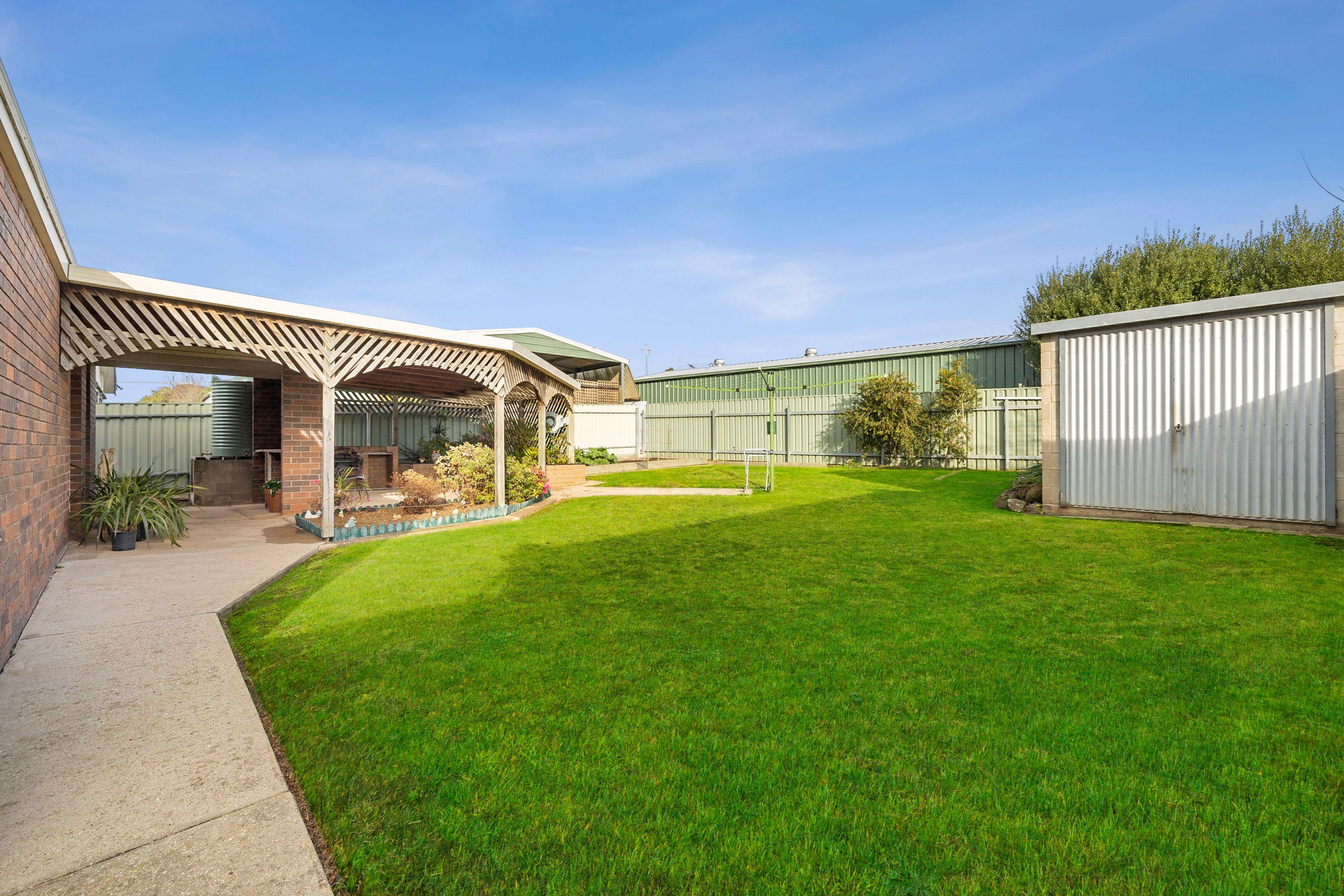 Stylish Living with Low-Maintenance Appeal