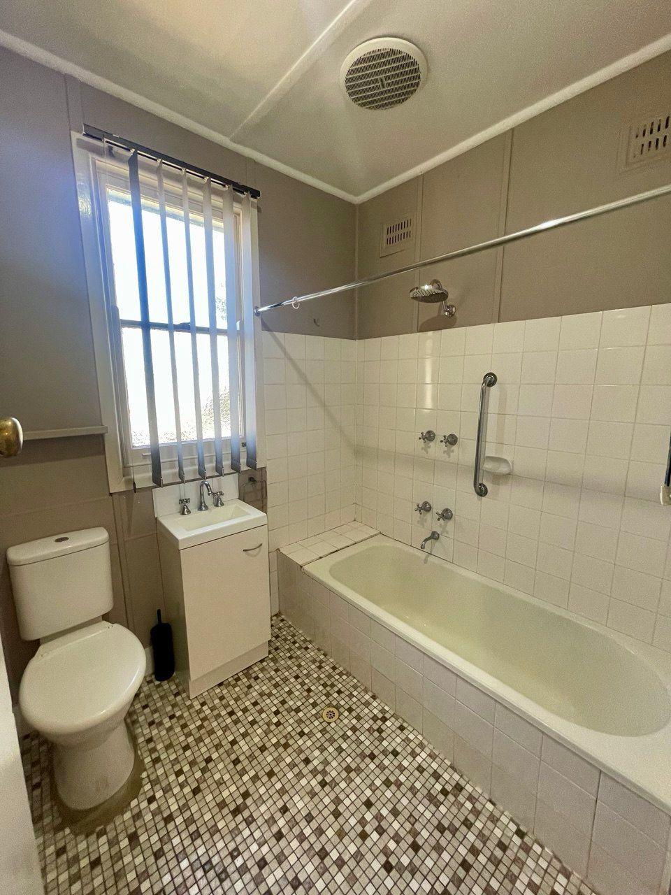 Ray White Forbes - 68511411