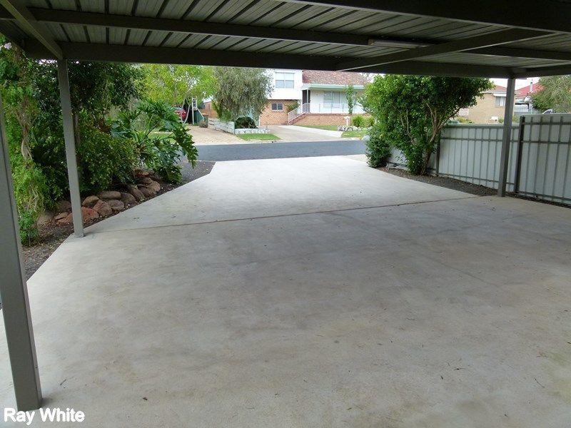 Ray White Real Estate Forbes - 68511411