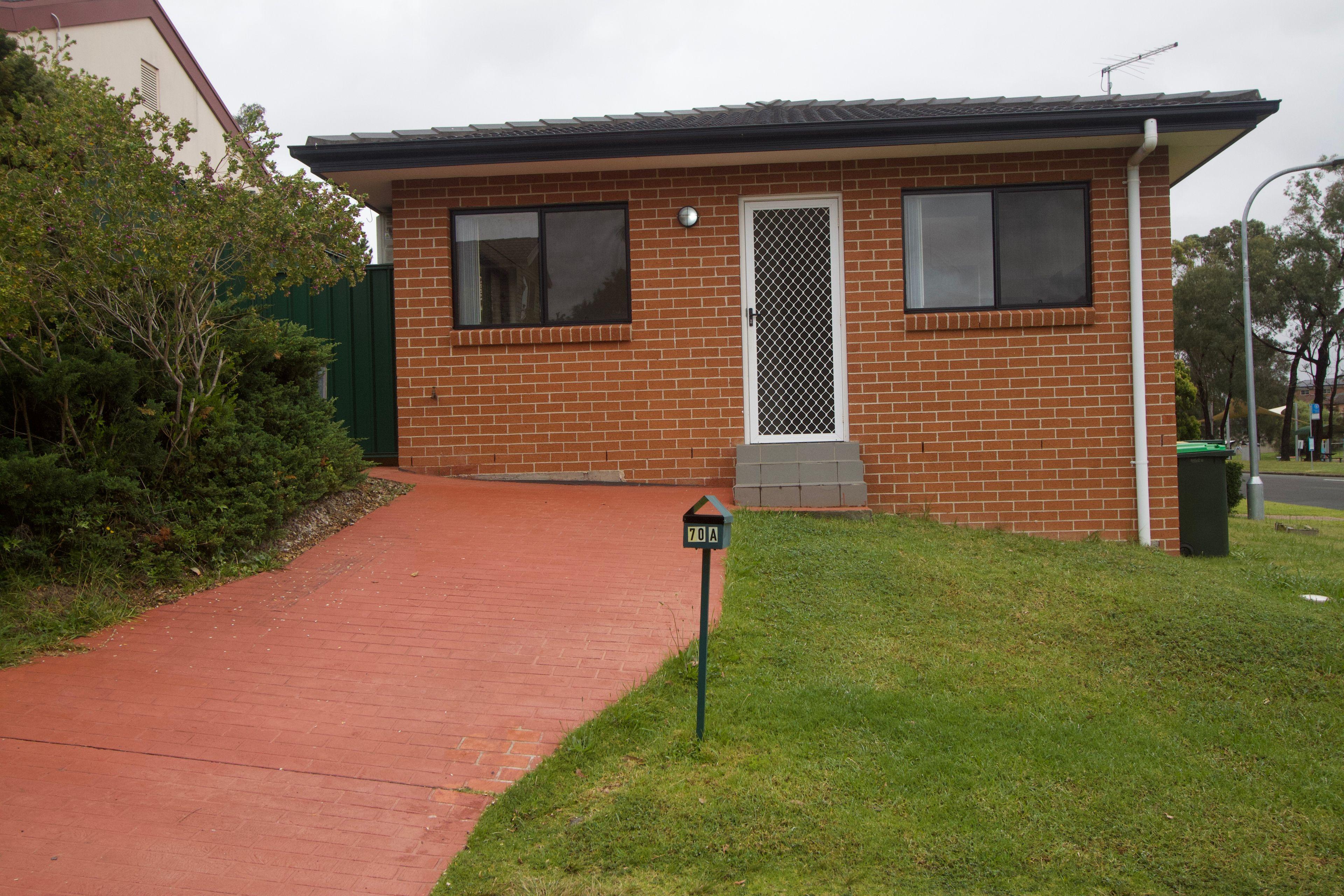 Prop-GPT: House: NSW Rosemeadow, NSW 2560 Home For Rent