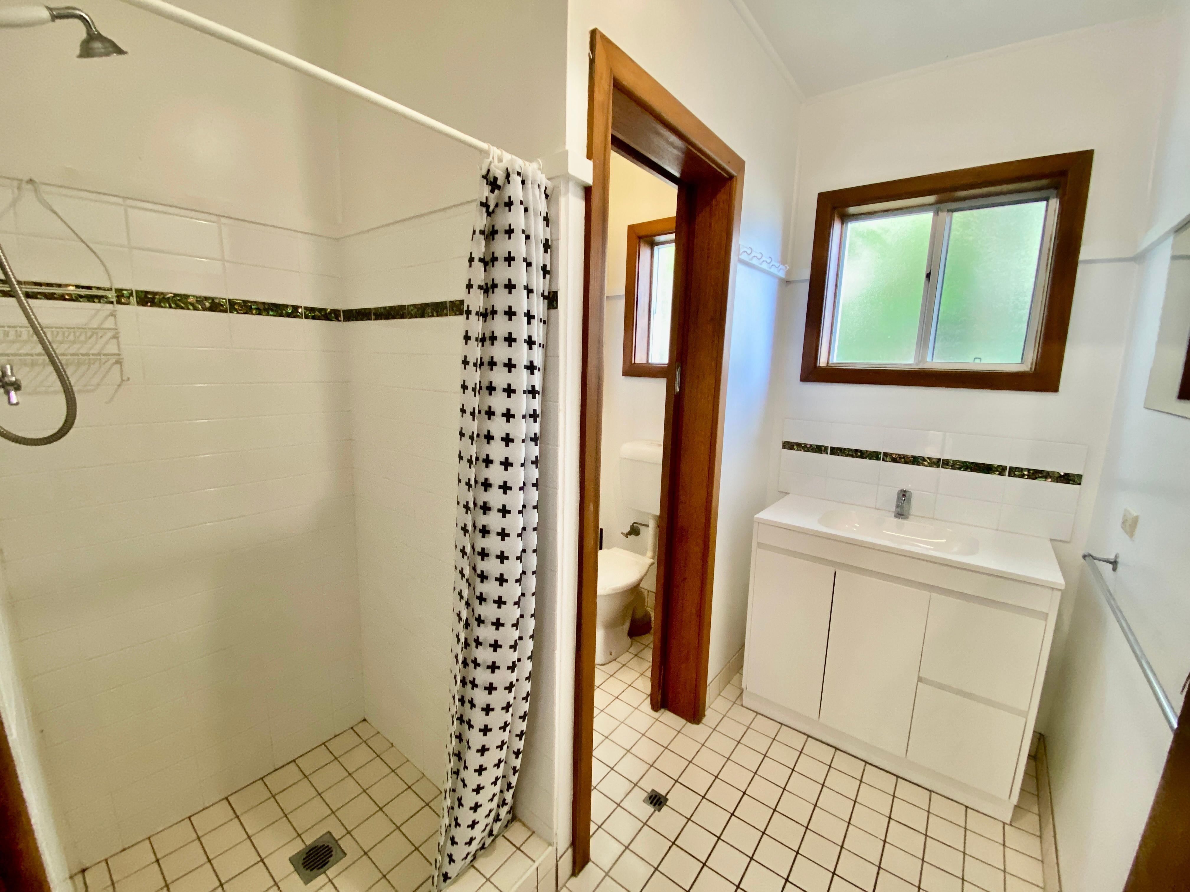 UNIT IN TOWN, CLOSE TO BEACHES, SHOPS, RESTAURANTS