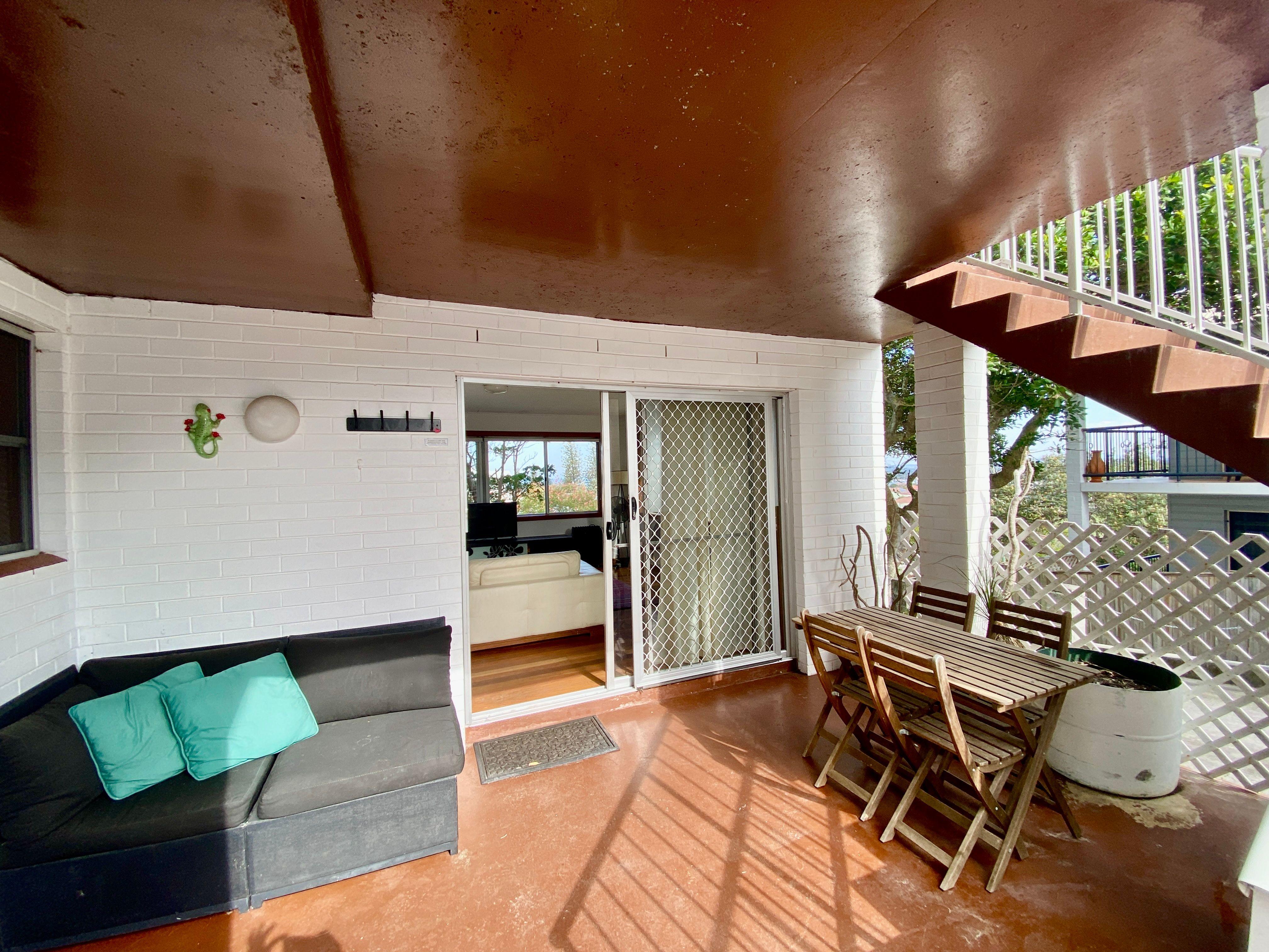 UNIT IN TOWN, CLOSE TO BEACHES, SHOPS, RESTAURANTS