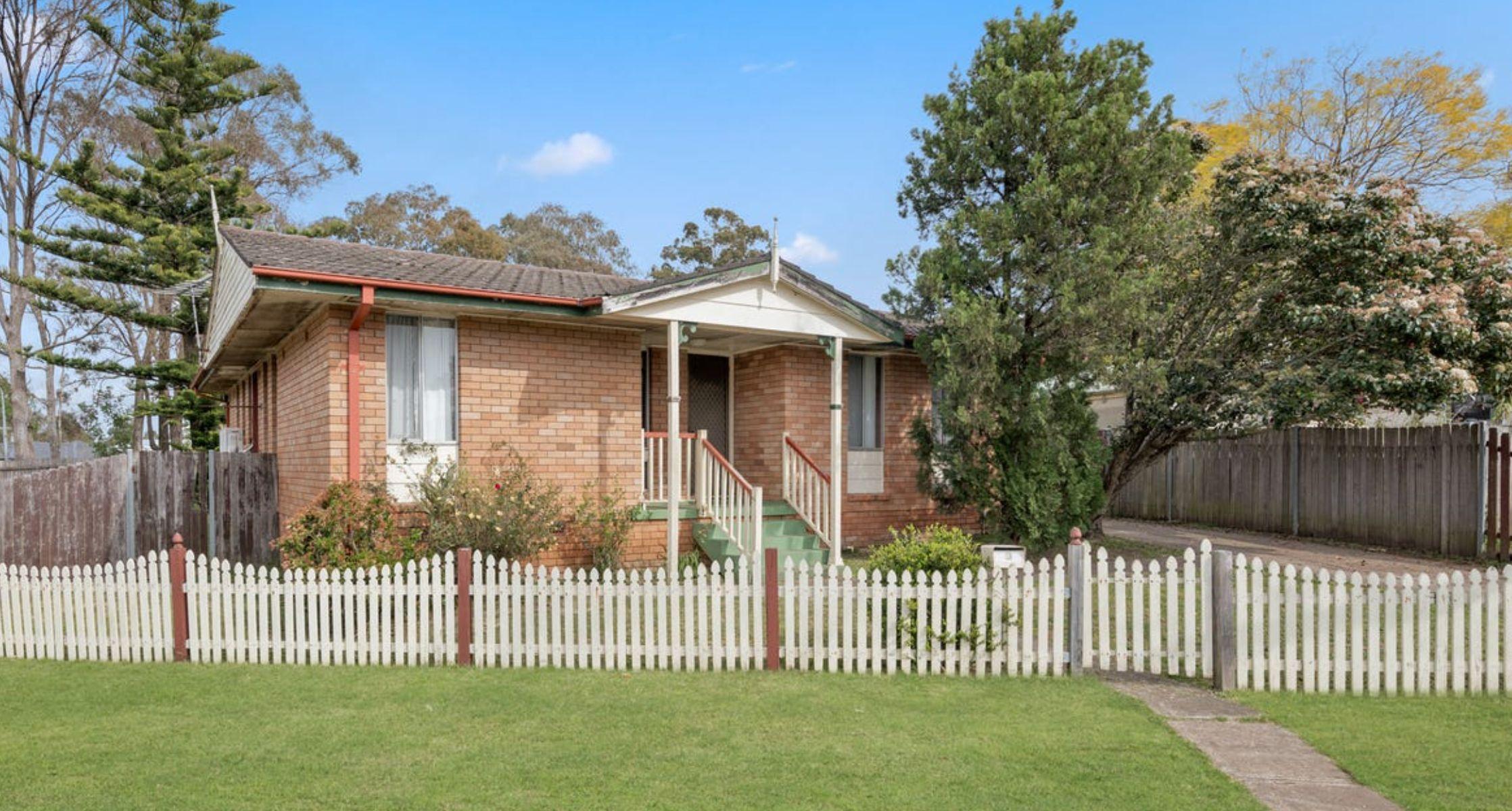 Prop-GPT: House: NSW Airds, NSW 2560 Home For Rent