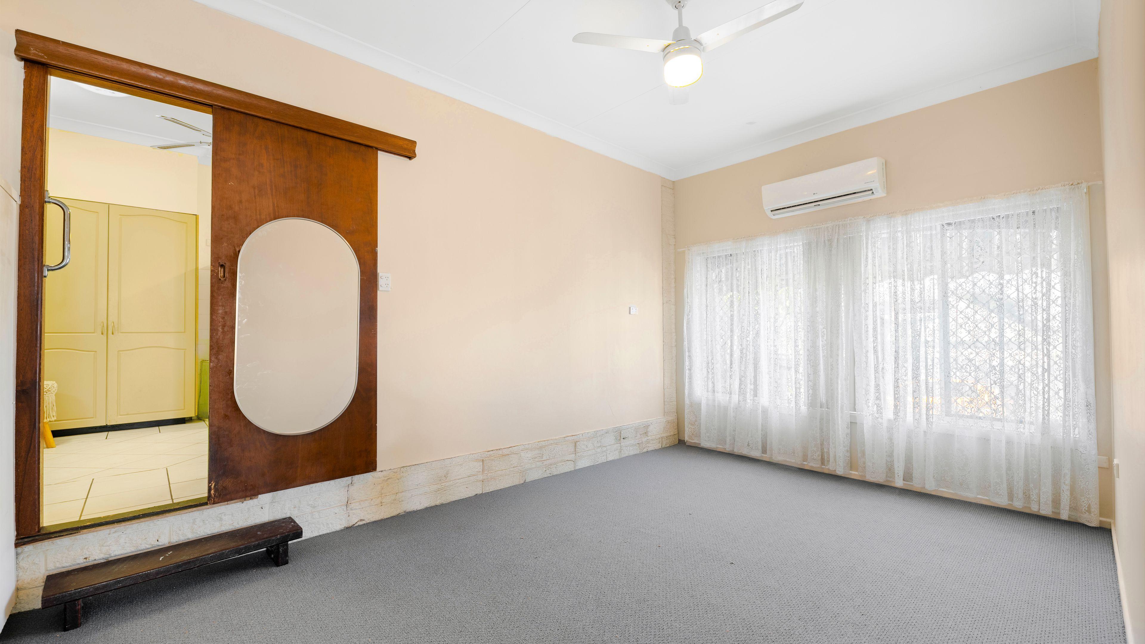 Family Home Close to Schools and CBD