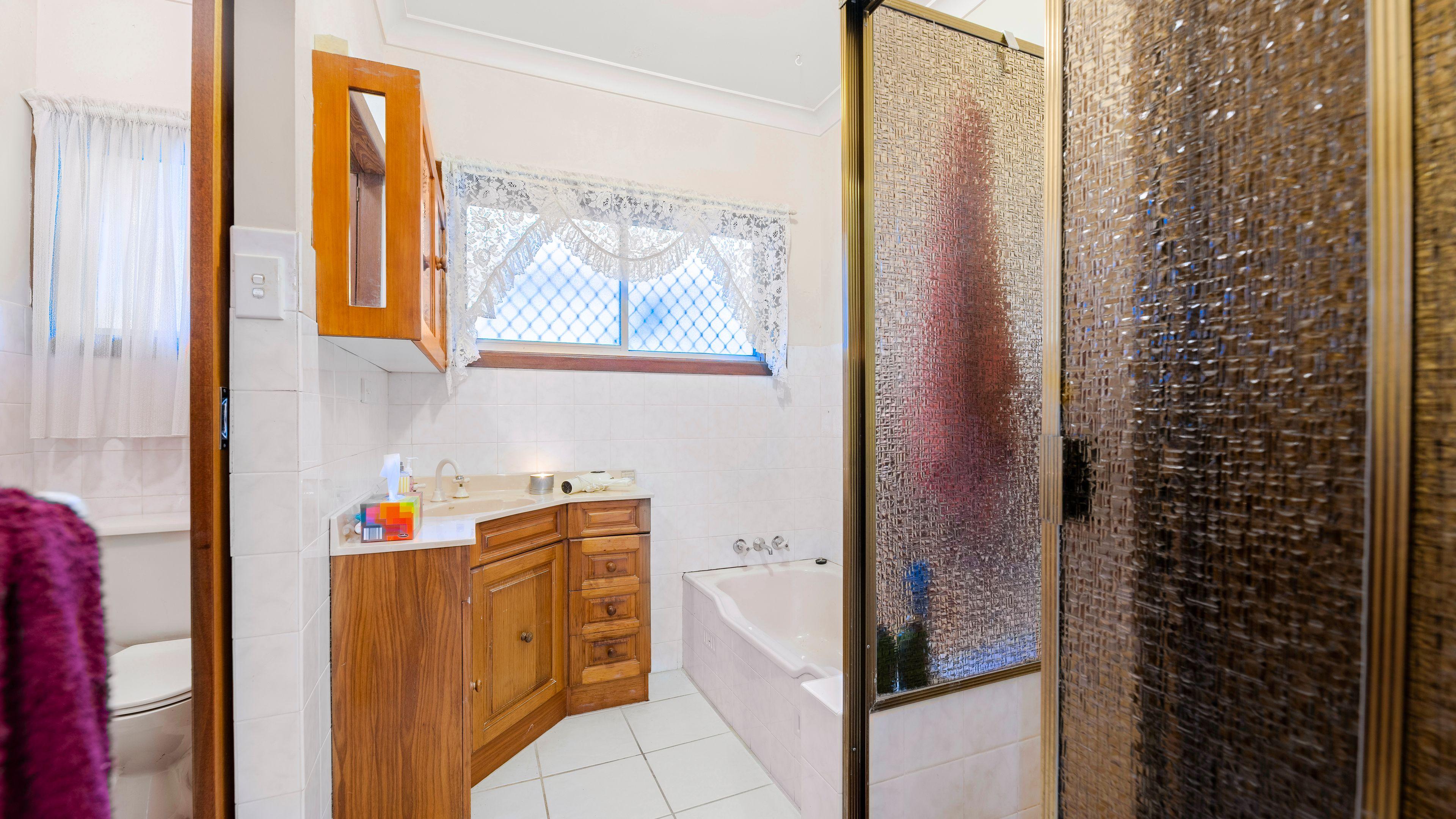 Family Home Close to Schools and CBD