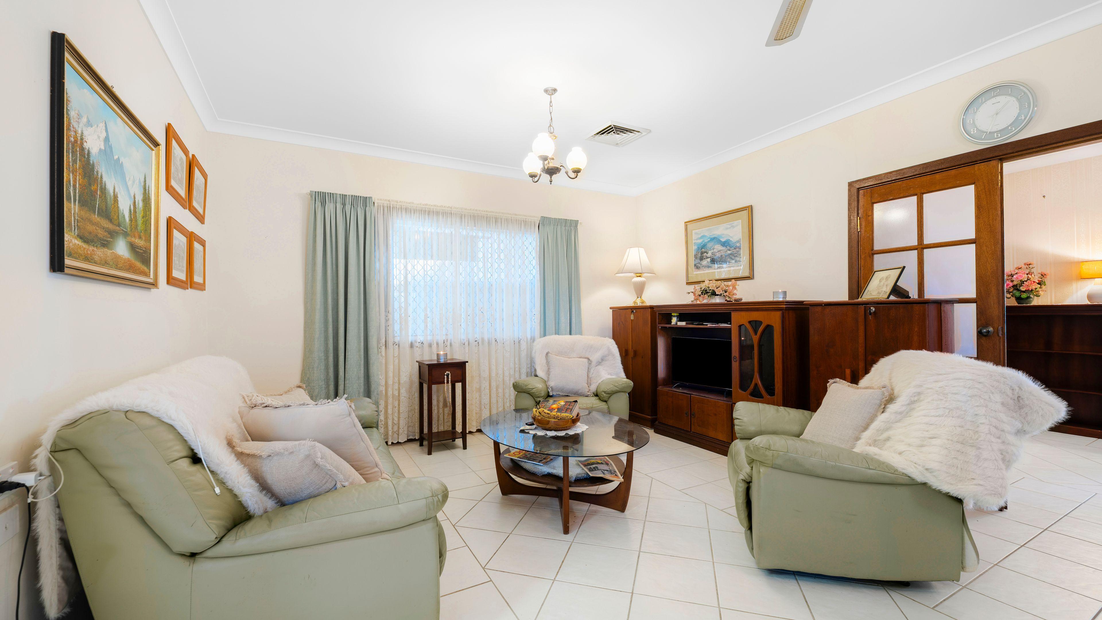 Family Home Close to Schools and CBD
