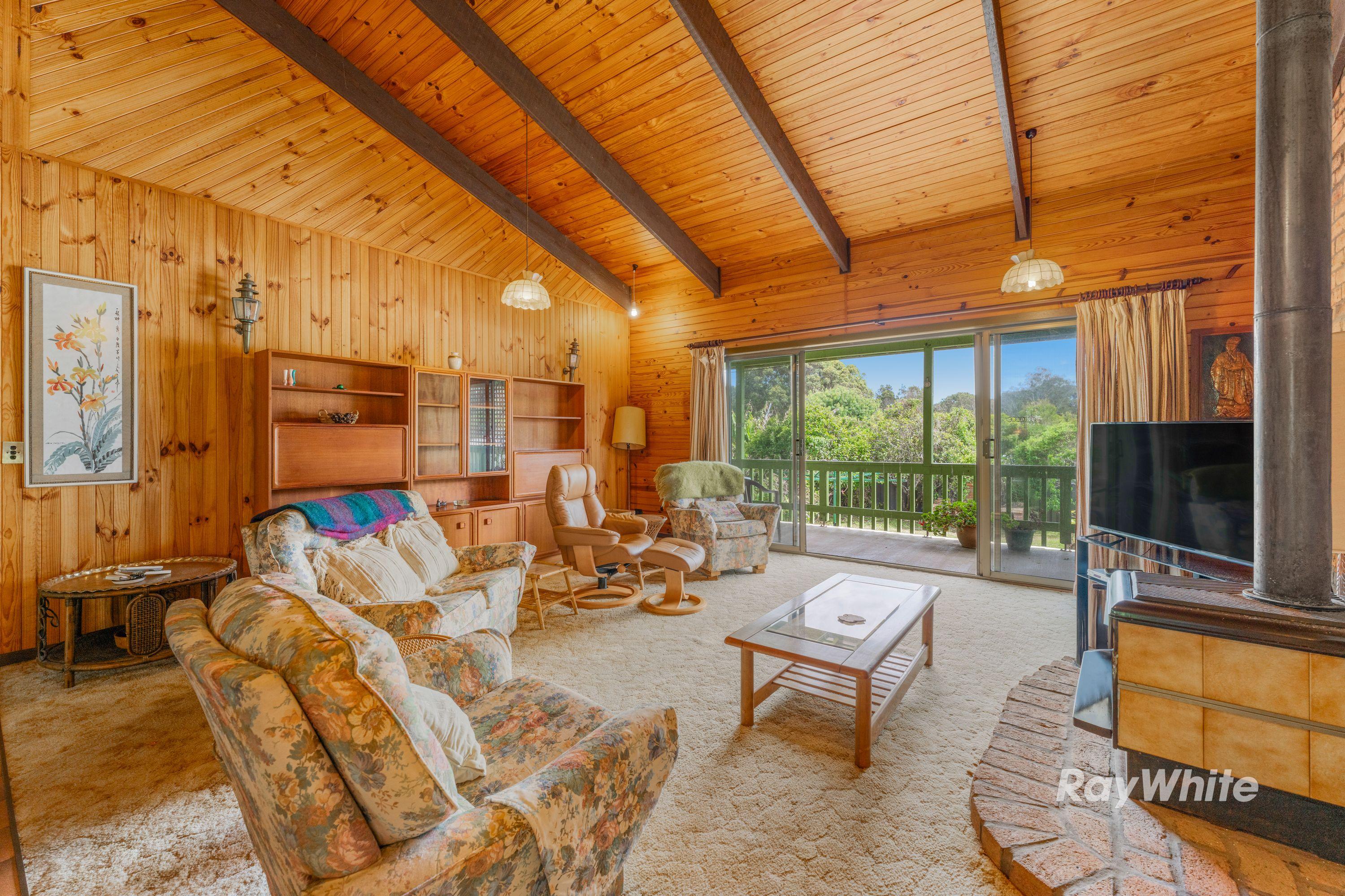 3 Bedroom Home Located meters from beaches