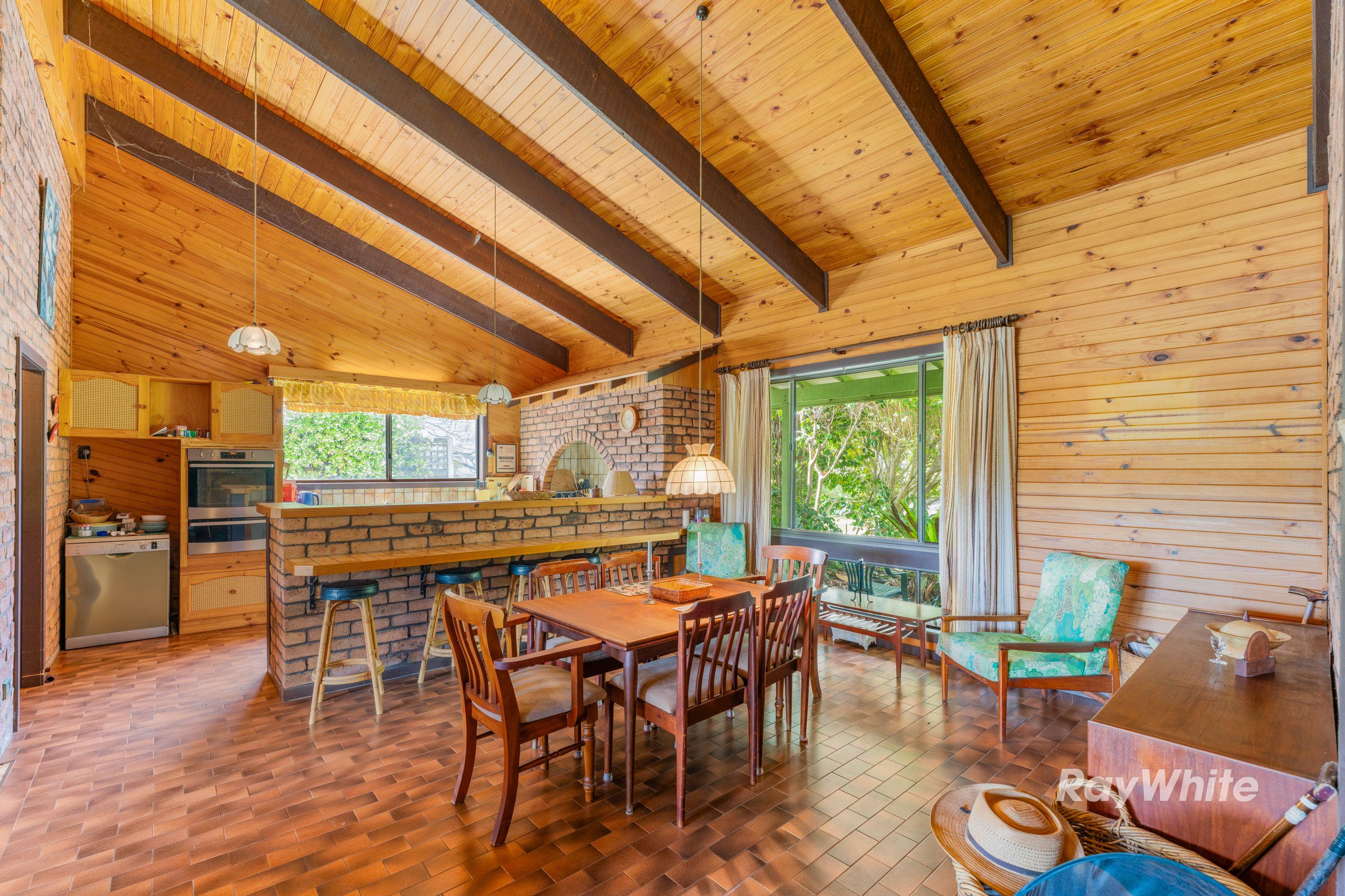 3 Bedroom Home Located meters from beaches