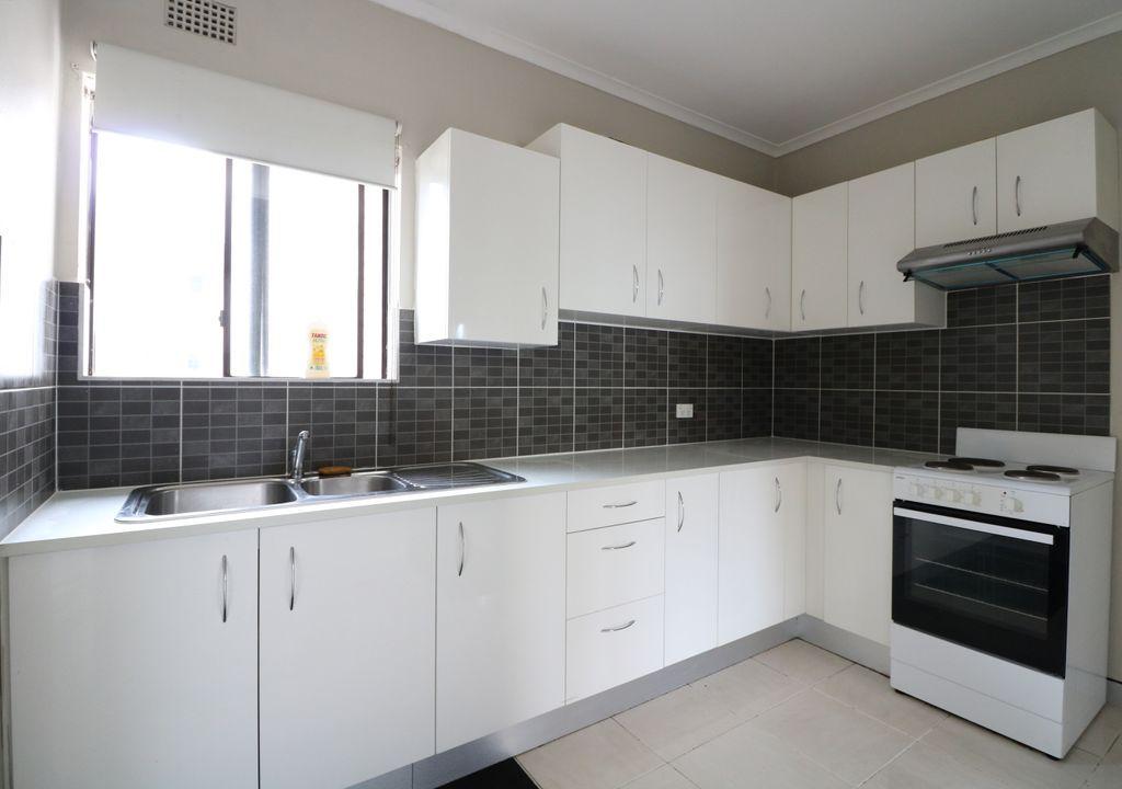 PRIME LOCATION - READY TO MOVE IN!!!