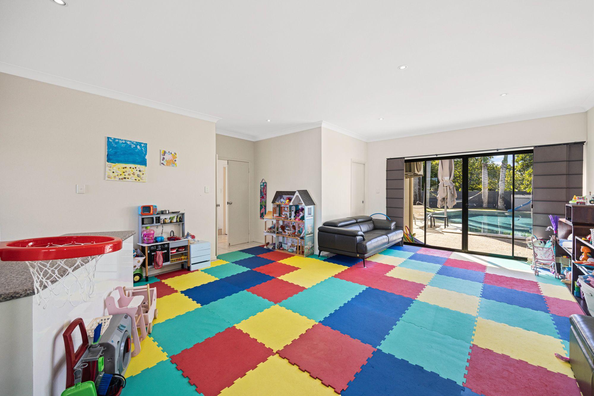 Prestigious Waterfront Living on Mooloolah Island!