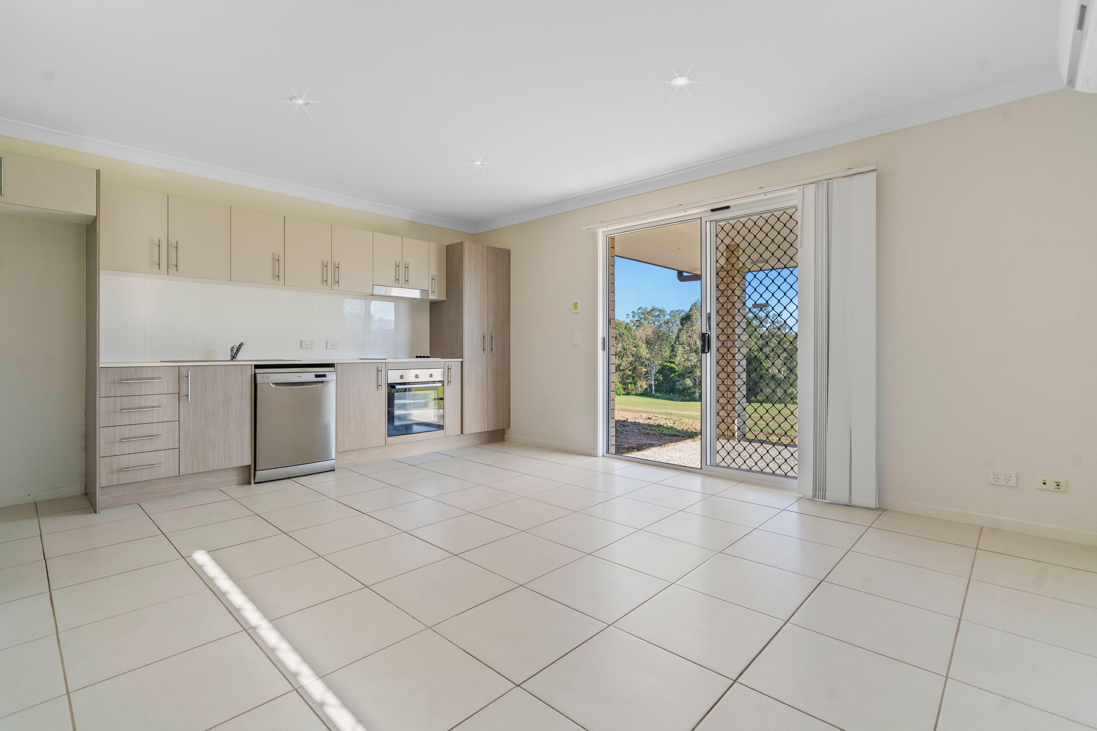 Stylish 2-Bedroom Duplex in Karalee - Peaceful Living with City Convenience