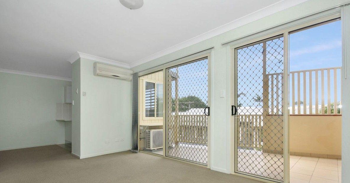 Modern Townhouse in Prime Redcliffe Location
