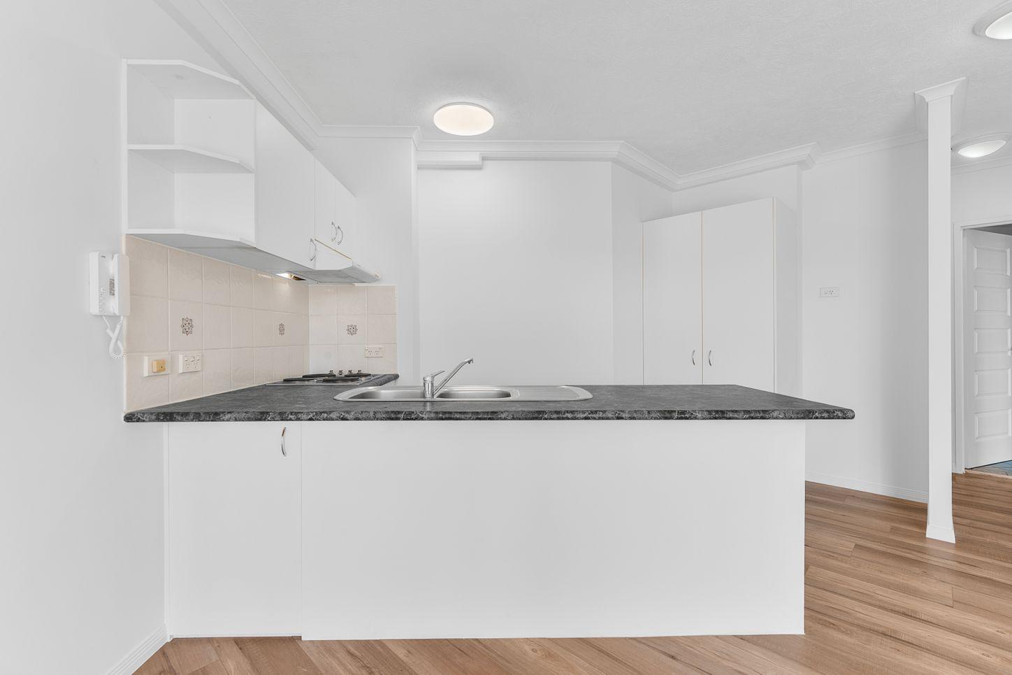 17/10-12 Bath Street, LABRADOR, QLD 4215 - Unit for Rent - harcourts.net