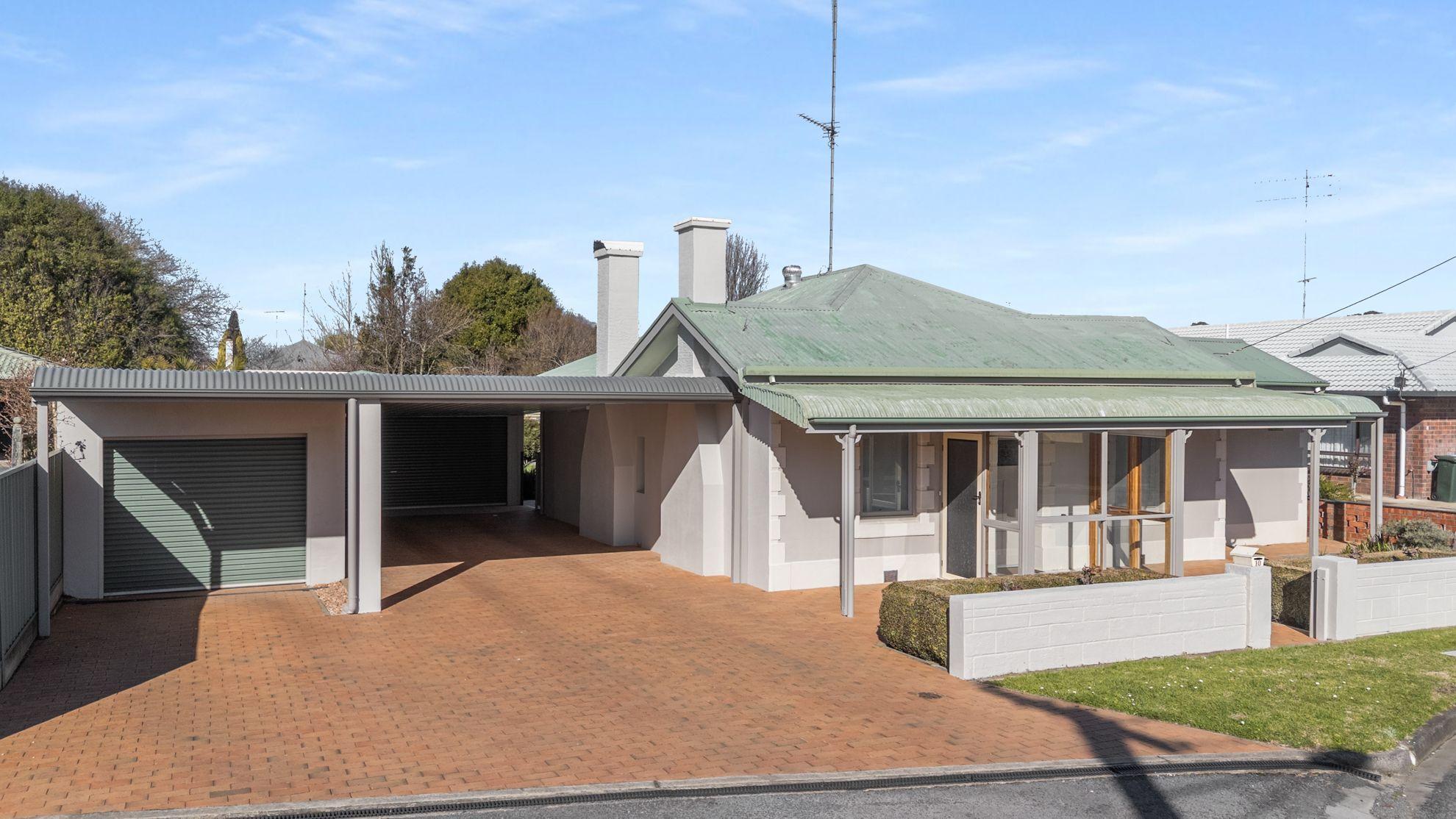 The Perfect Blend: Character Living Meets Modern Convenience
