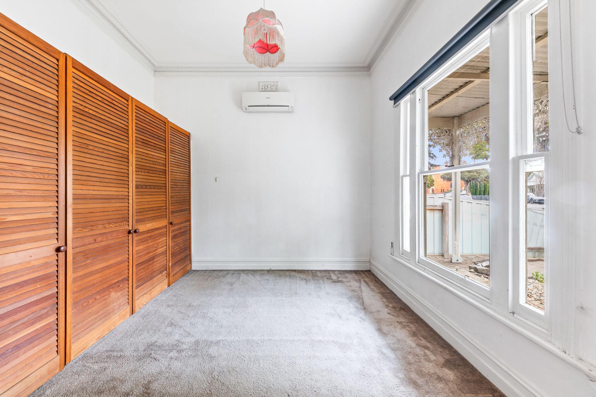 Charming 2-Bedroom Home in Williamstown