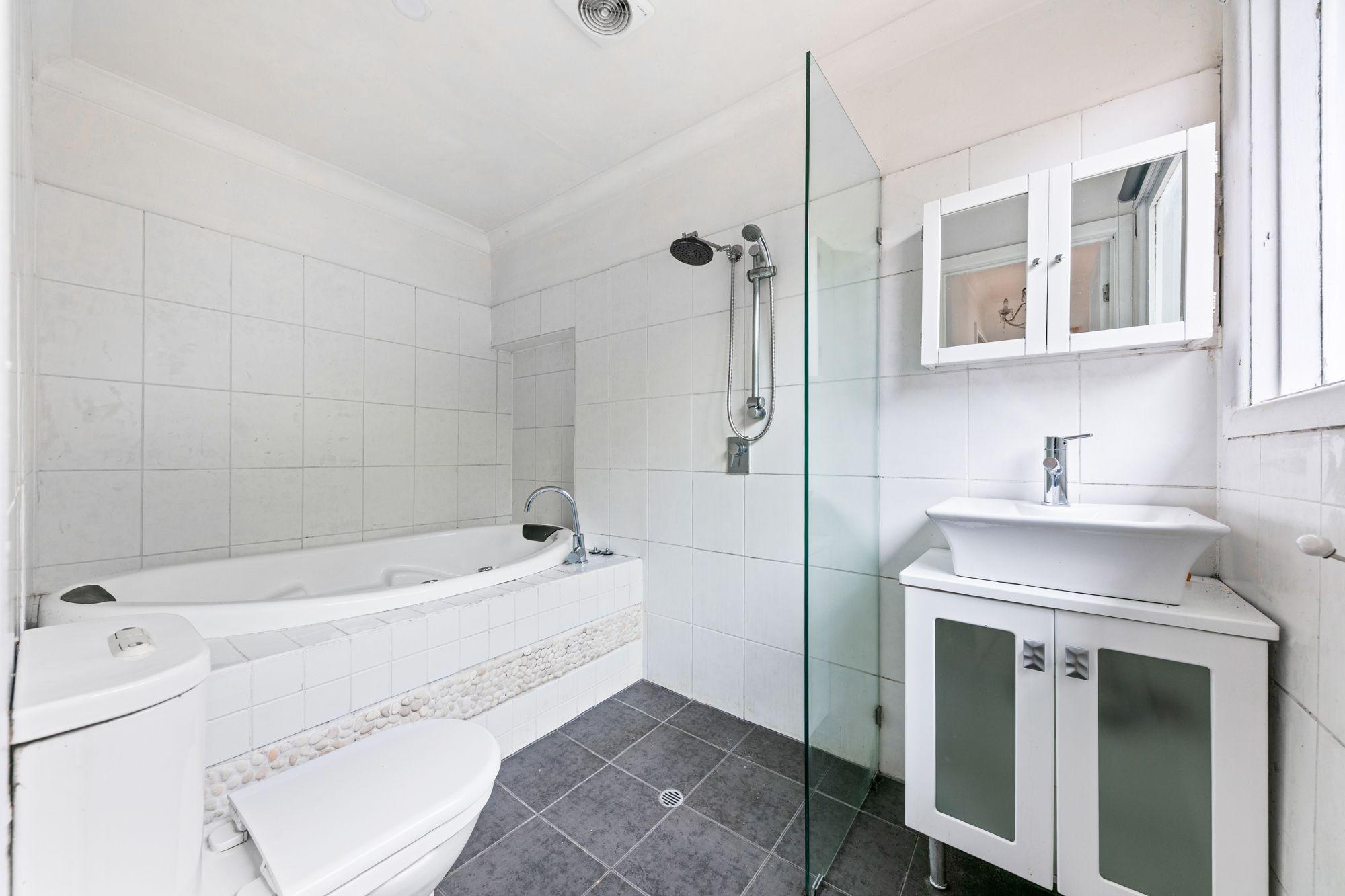 Charming 2-Bedroom Home in Williamstown