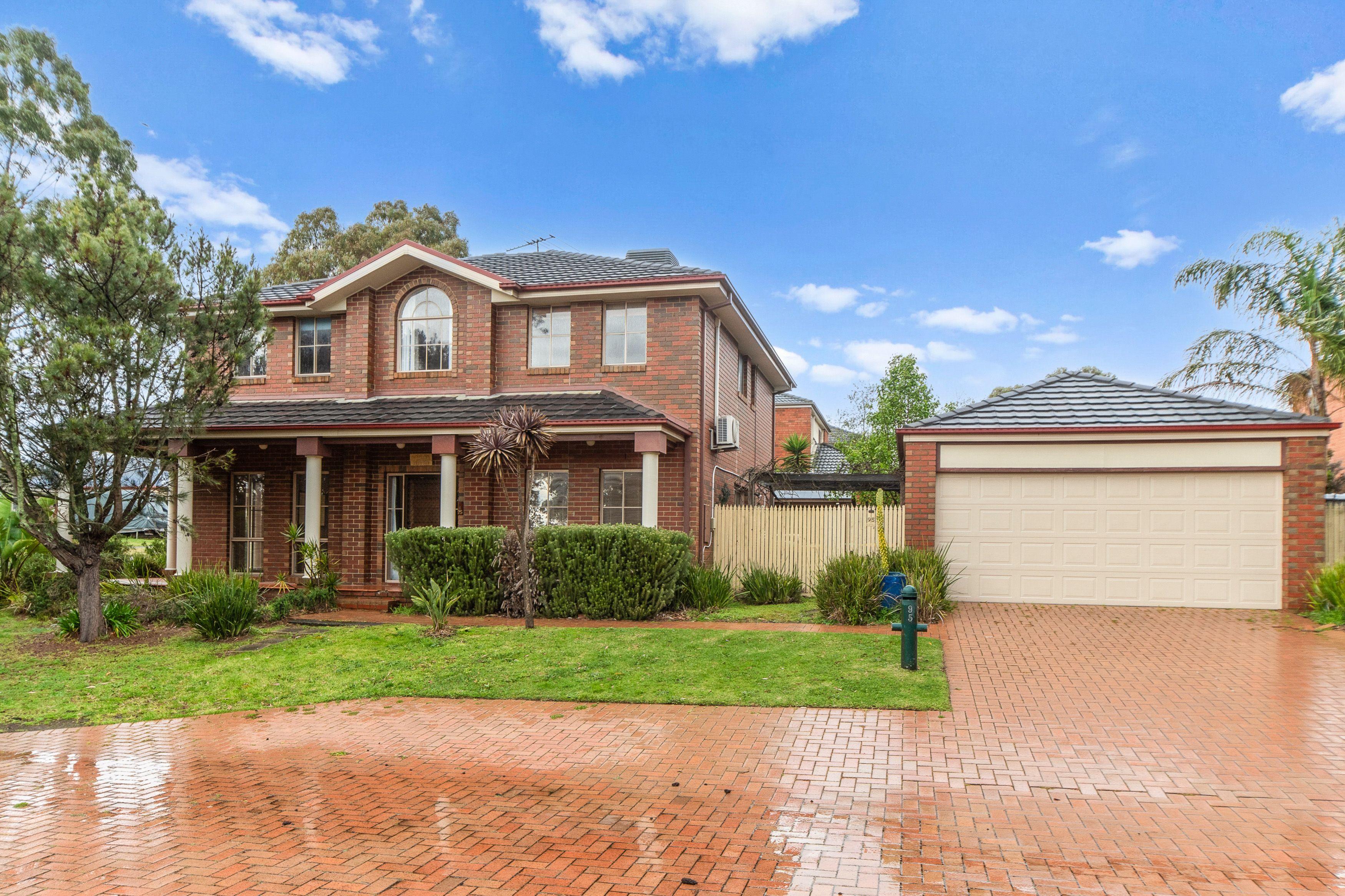 Prop-GPT: House: VIC Langwarrin, VIC 3910 Home For Rent