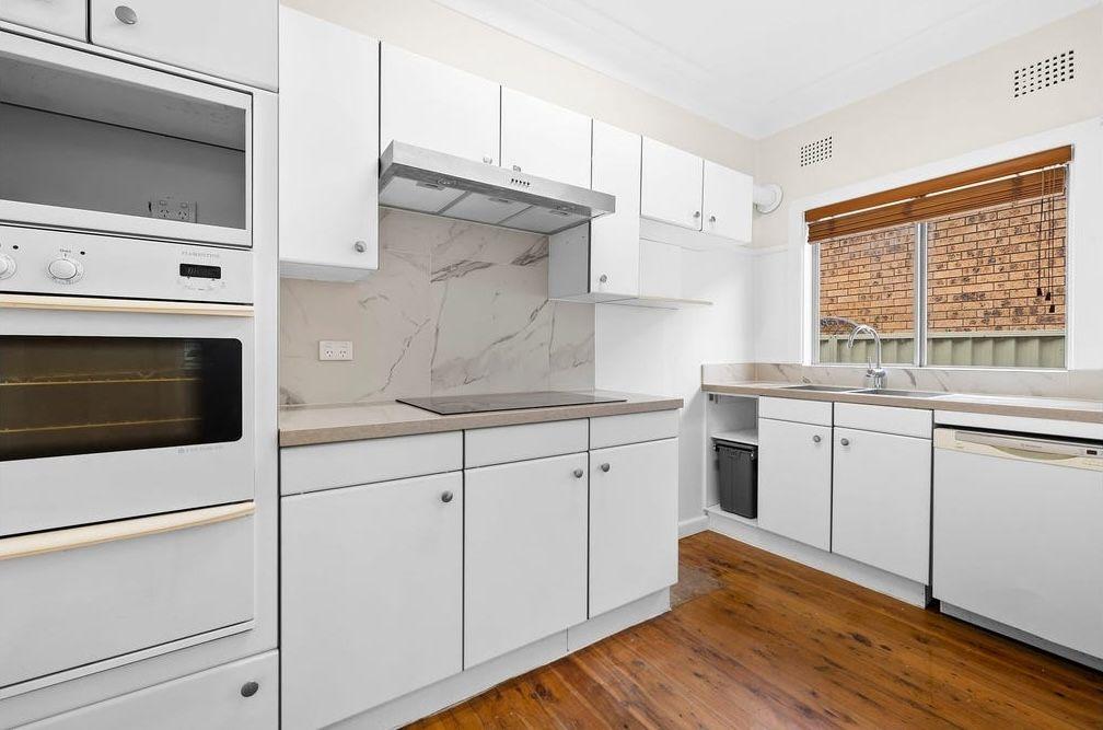 Spacious 4-Bedroom Duplex in Prime Yagoona Location