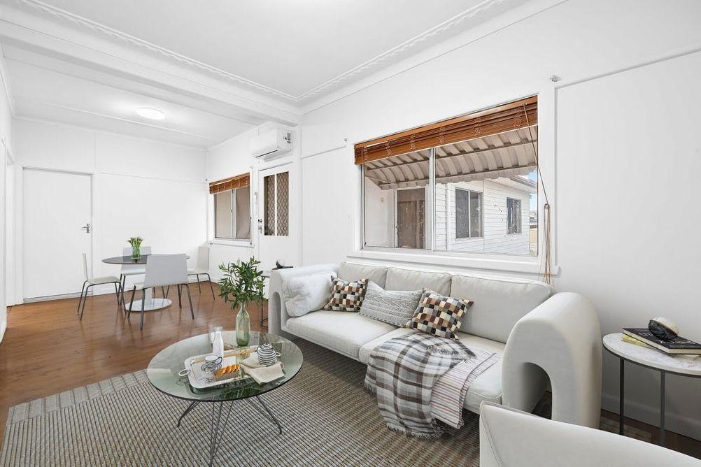 Spacious 4-Bedroom Duplex in Prime Yagoona Location