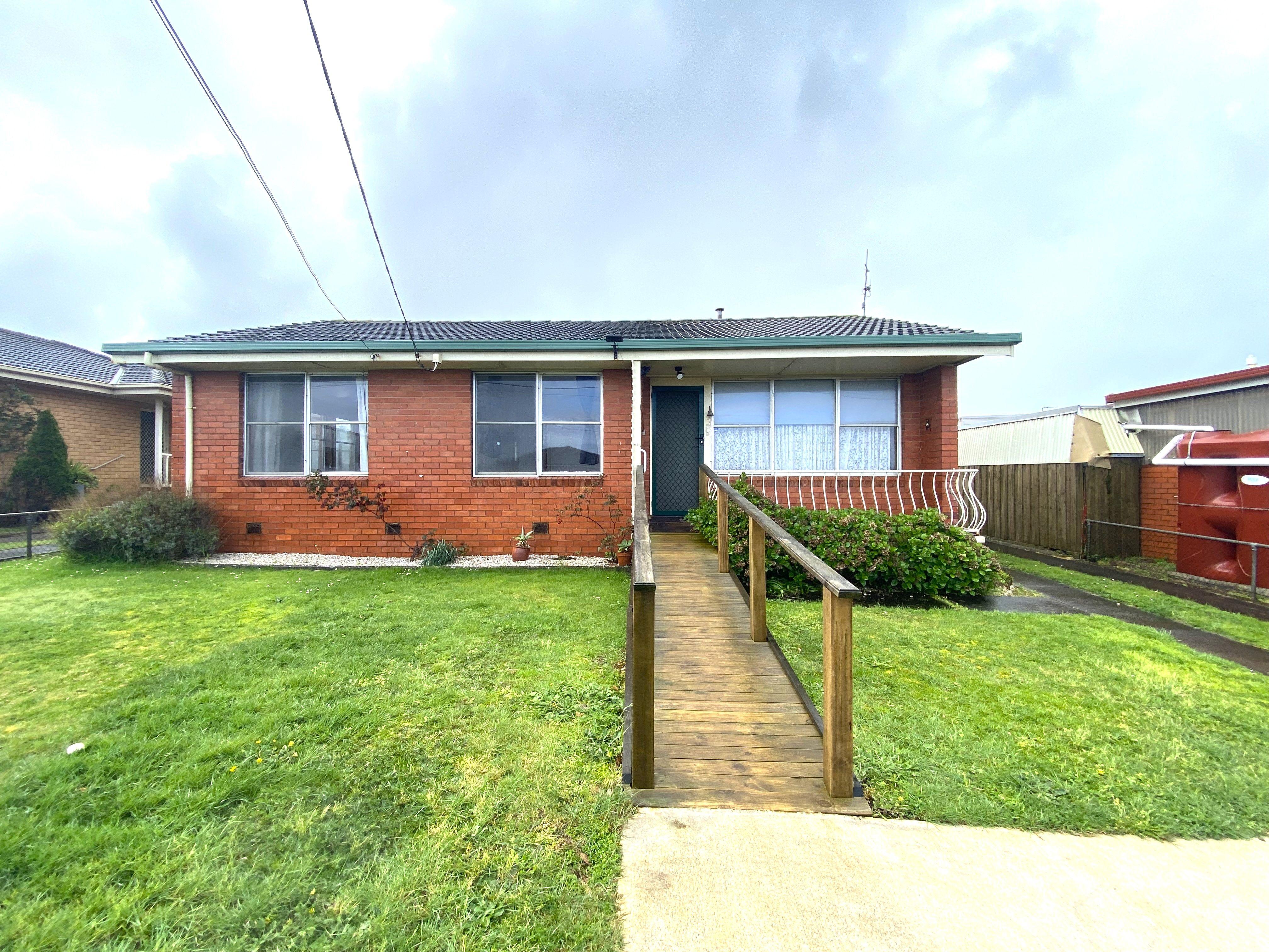 Prop-GPT: House: VIC Warrnambool, VIC 3280 Home For Rent