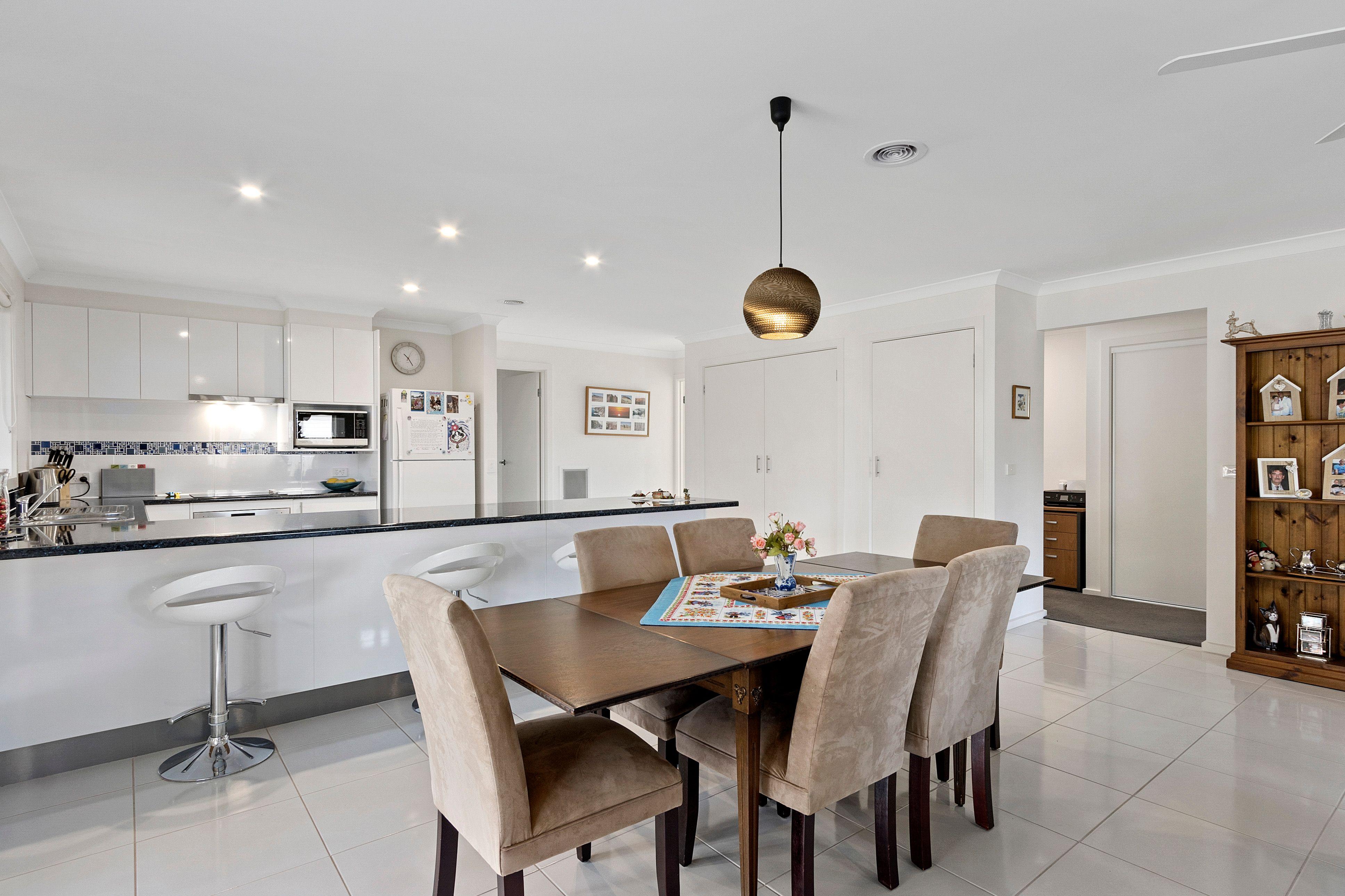 Coastal Comfort: Modern 3-Bedroom Home in Inverloch