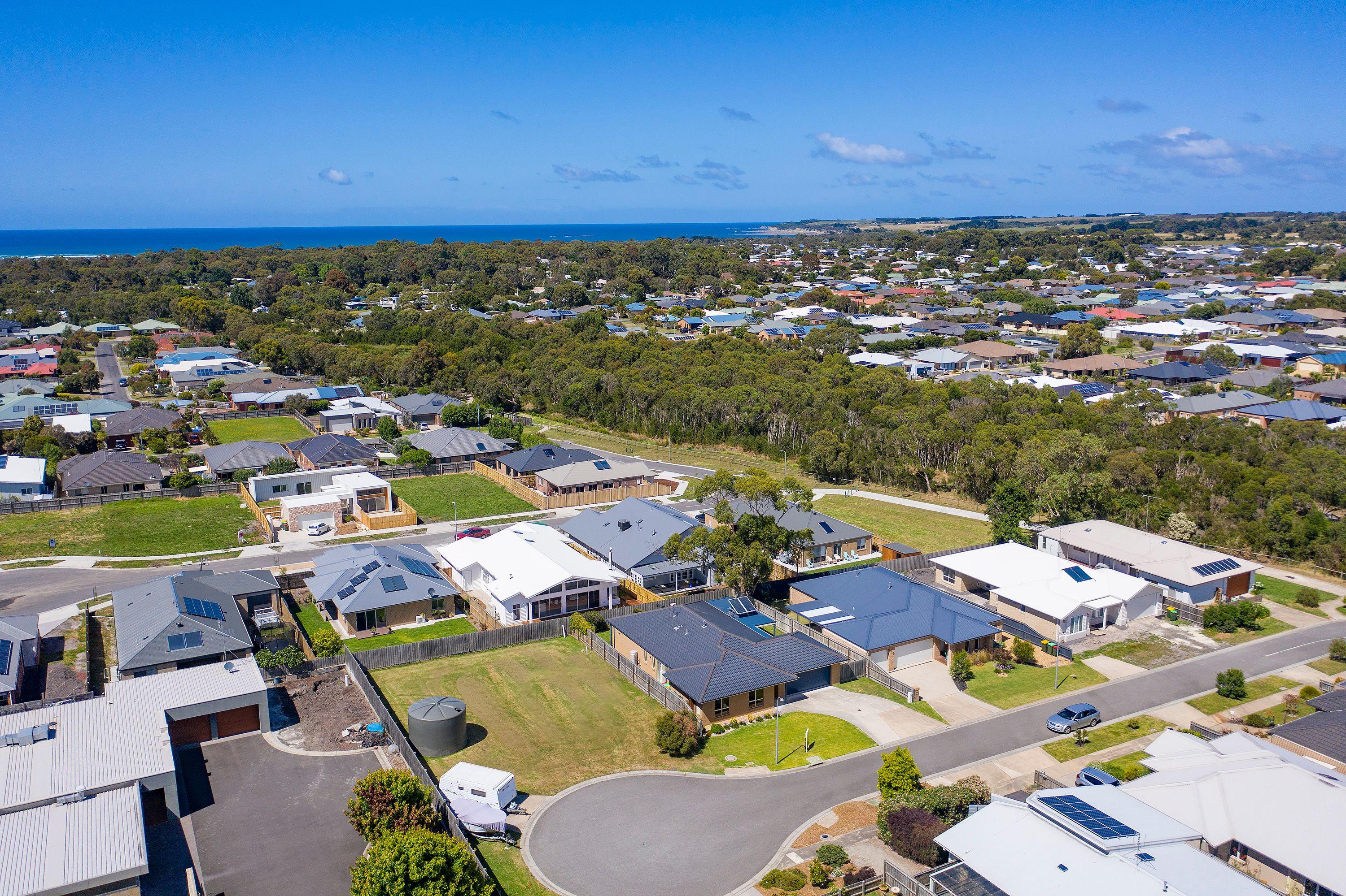 Coastal Comfort: Modern 3-Bedroom Home in Inverloch