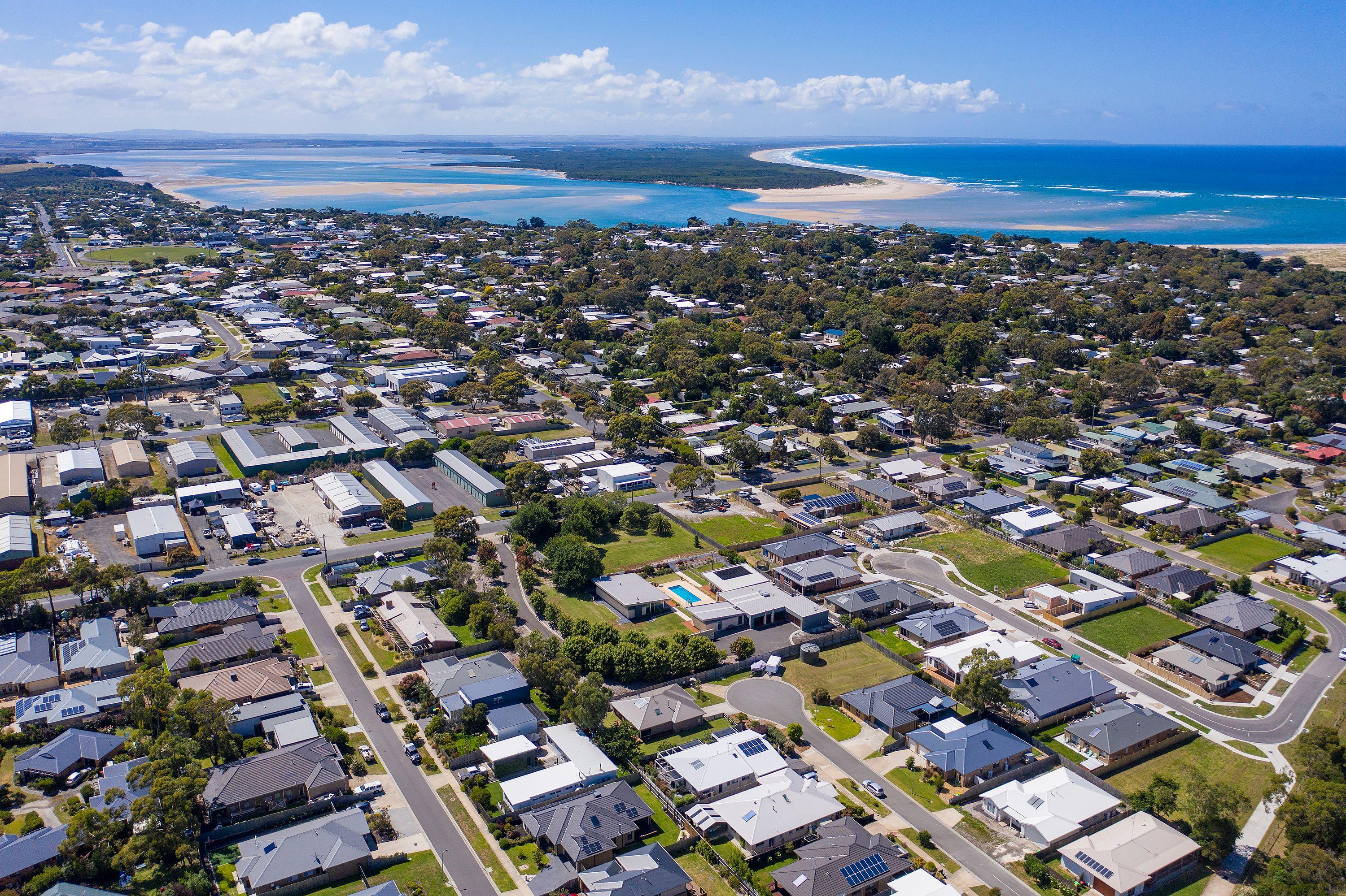Coastal Comfort: Modern 3-Bedroom Home in Inverloch