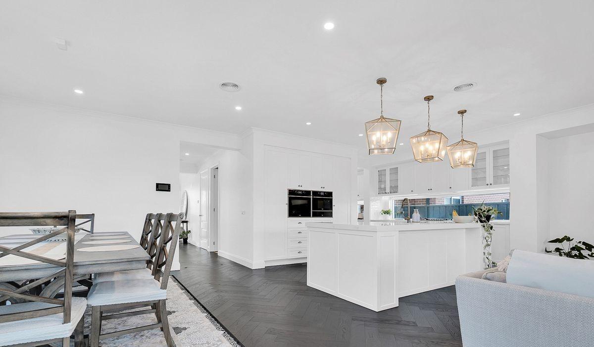 Immaculate Hampton Style 4-Bedroom Home by Metricon / SEMI FURNISHED