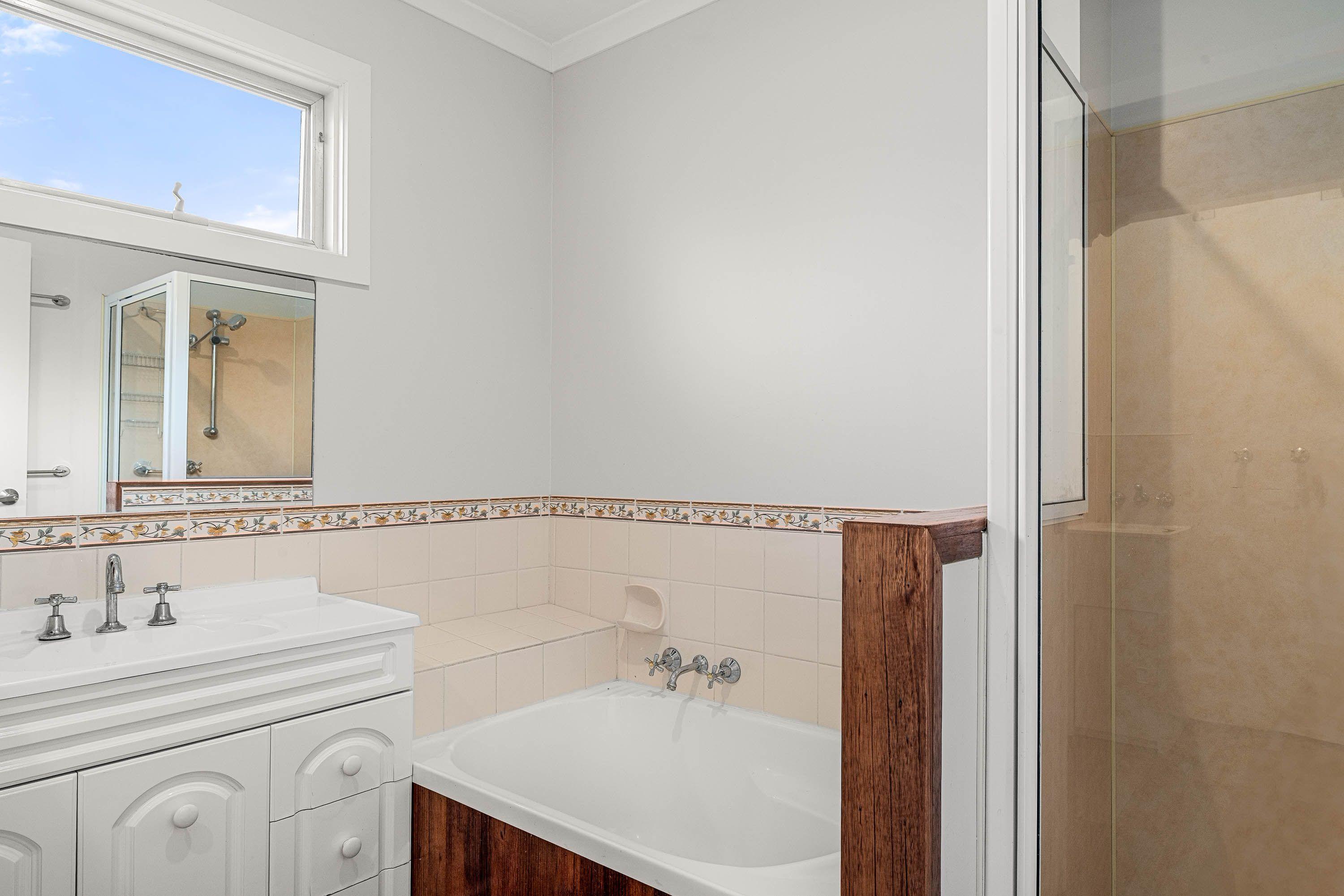 Charming 3-Bedroom Cottage for Lease in Cowes