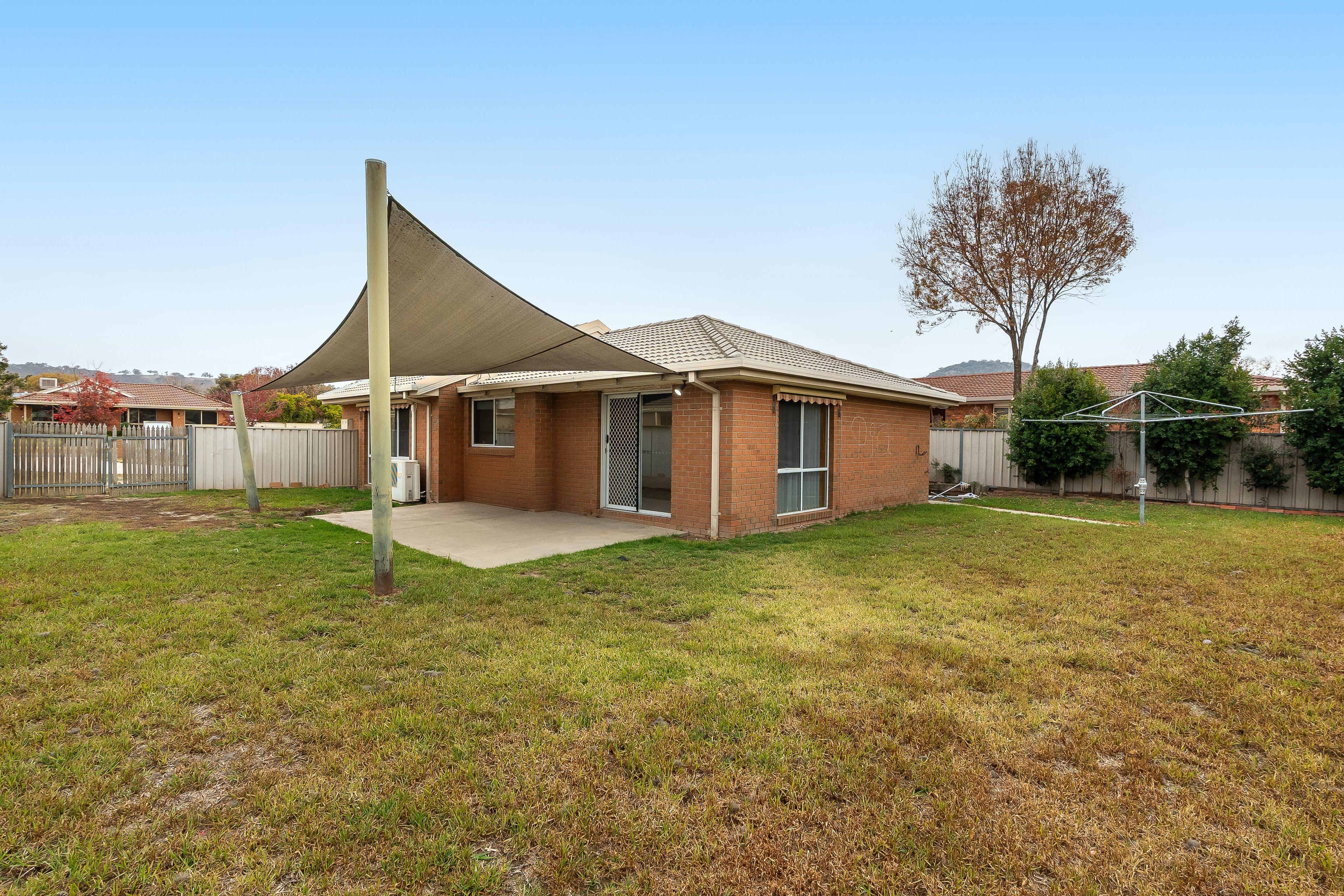 LOCATION LOCATION LOCATION!!  2 MINS DRIVE TO LATROBE UNIVERSITY