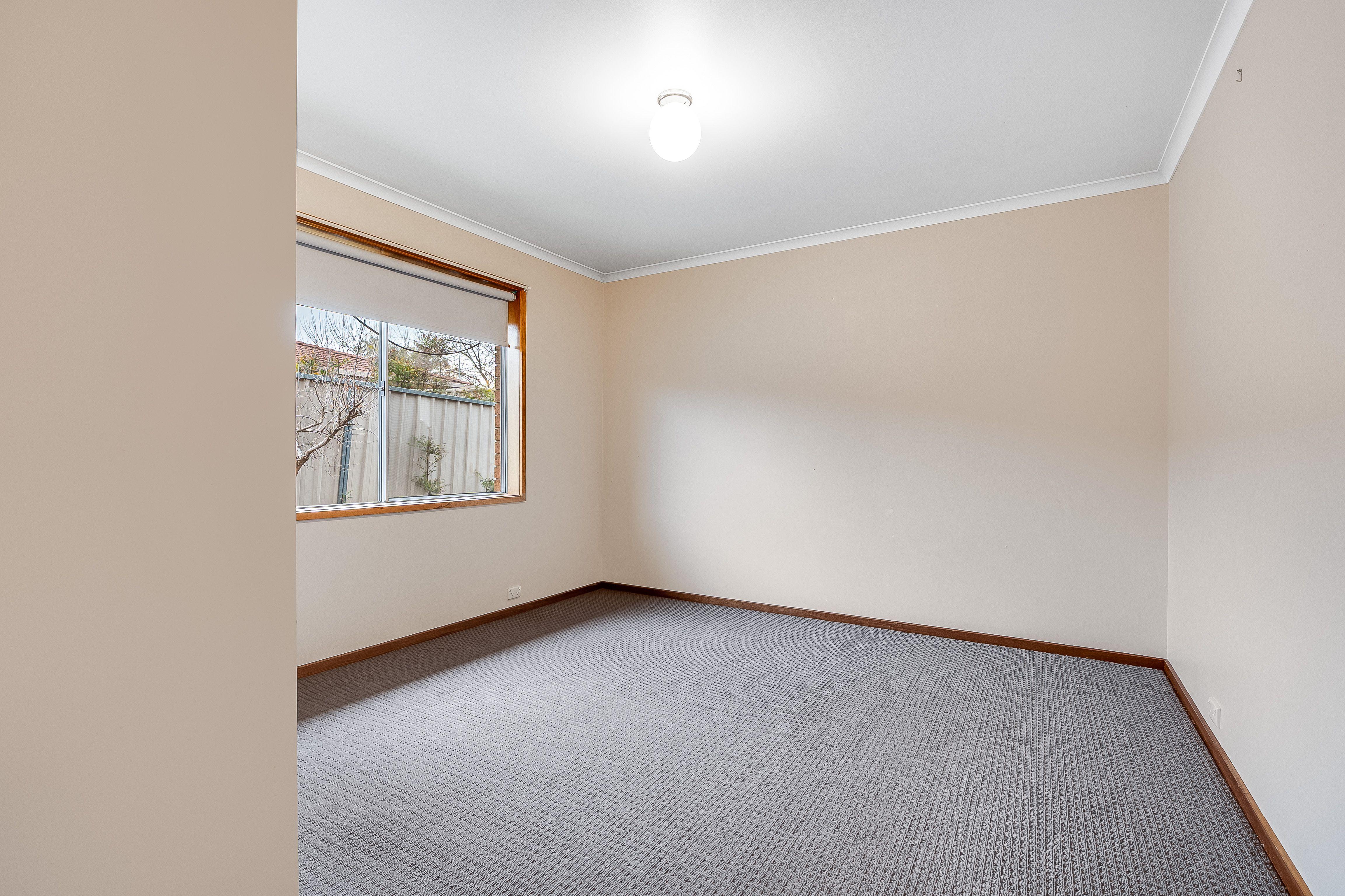 LOCATION LOCATION LOCATION!!  2 MINS DRIVE TO LATROBE UNIVERSITY