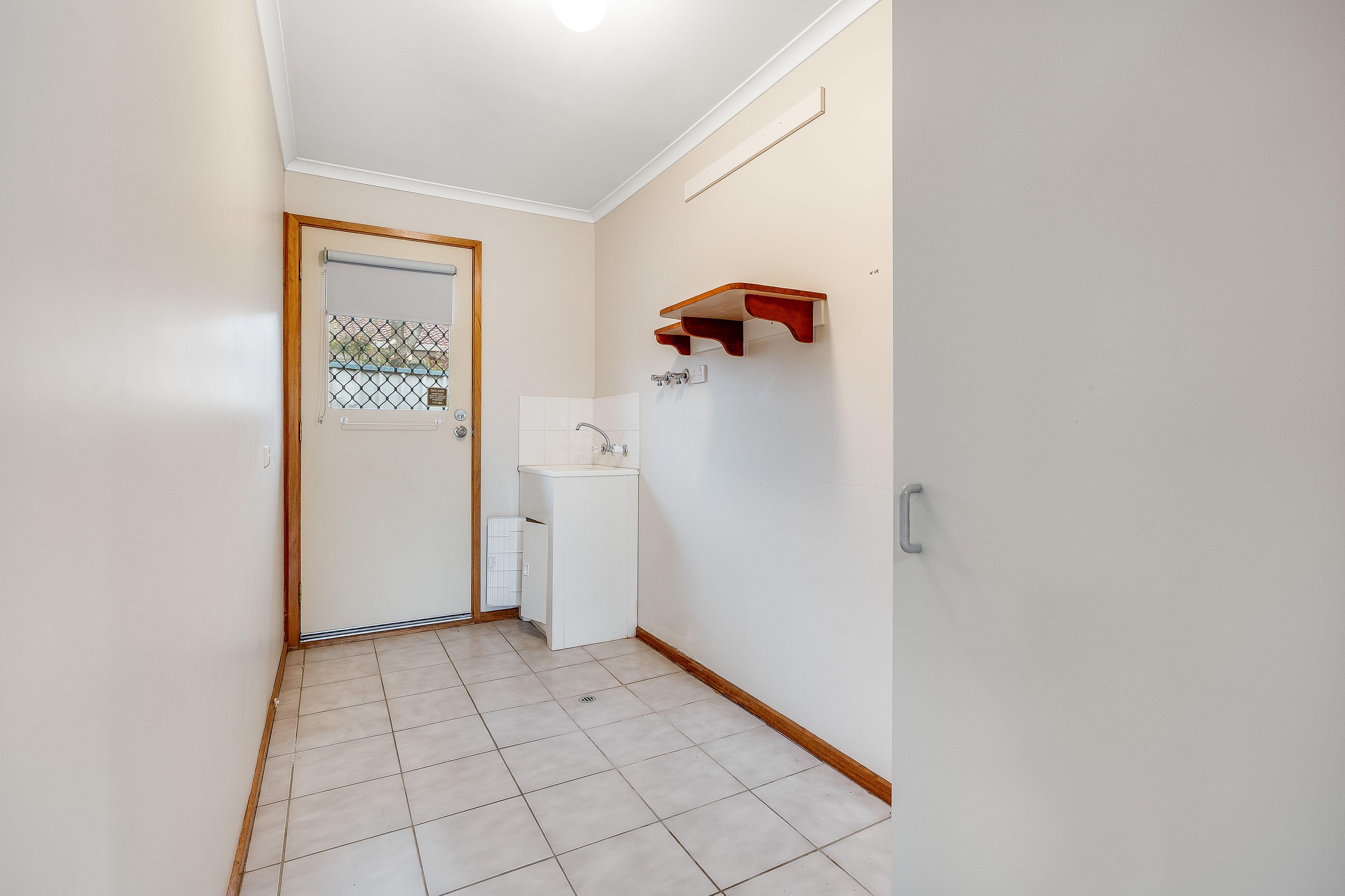 LOCATION LOCATION LOCATION!!  2 MINS DRIVE TO LATROBE UNIVERSITY