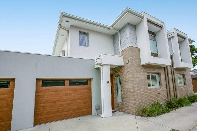 Prop-GPT: Townhouse: VIC Coburg North, VIC 3058 Home For Rent