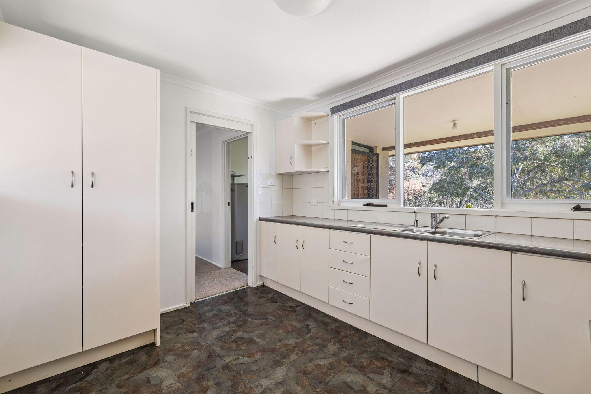 Spacious Homes in Scenic Surrounds
