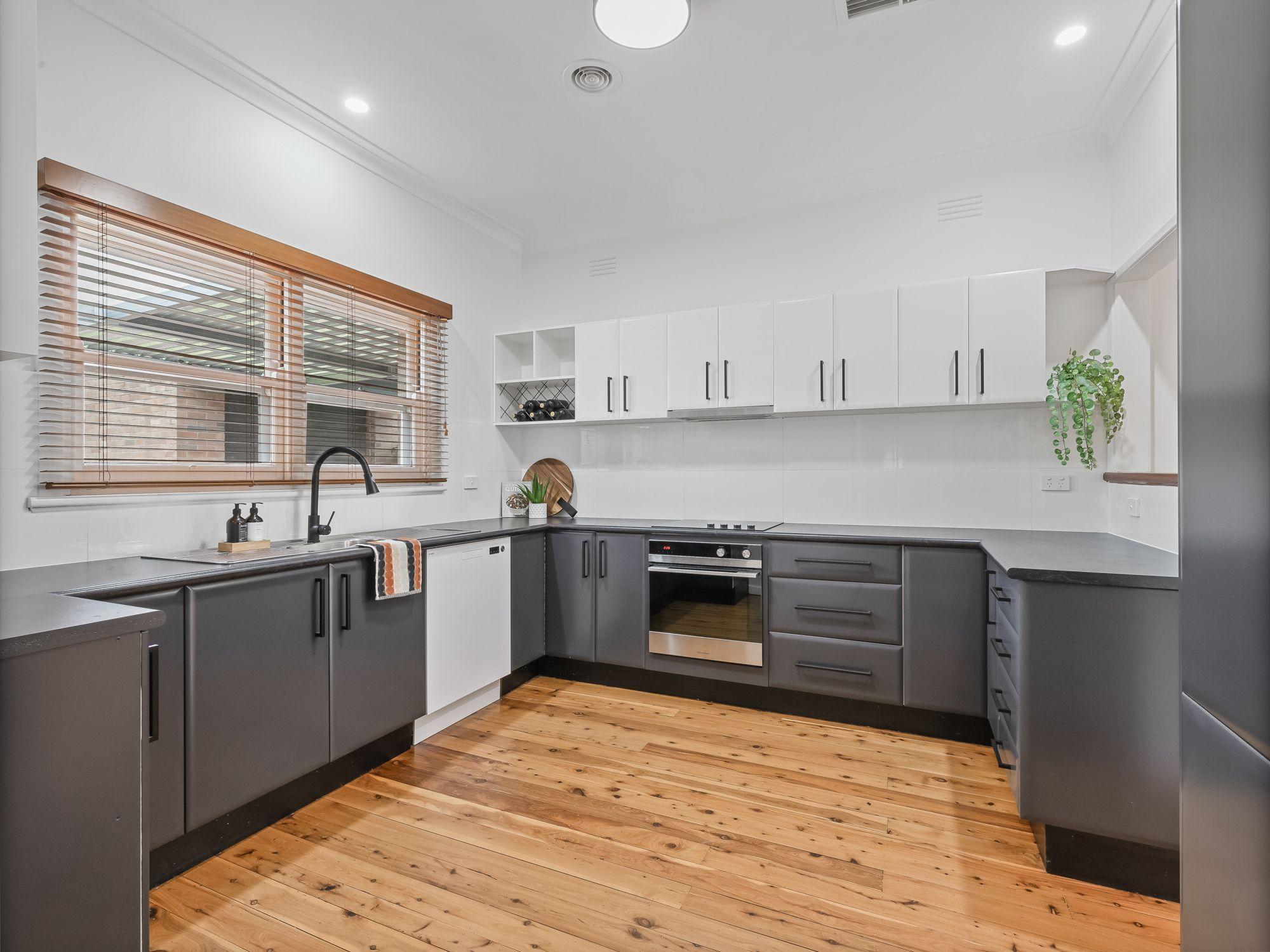 Newly Renovated Home In Sought After East Albury