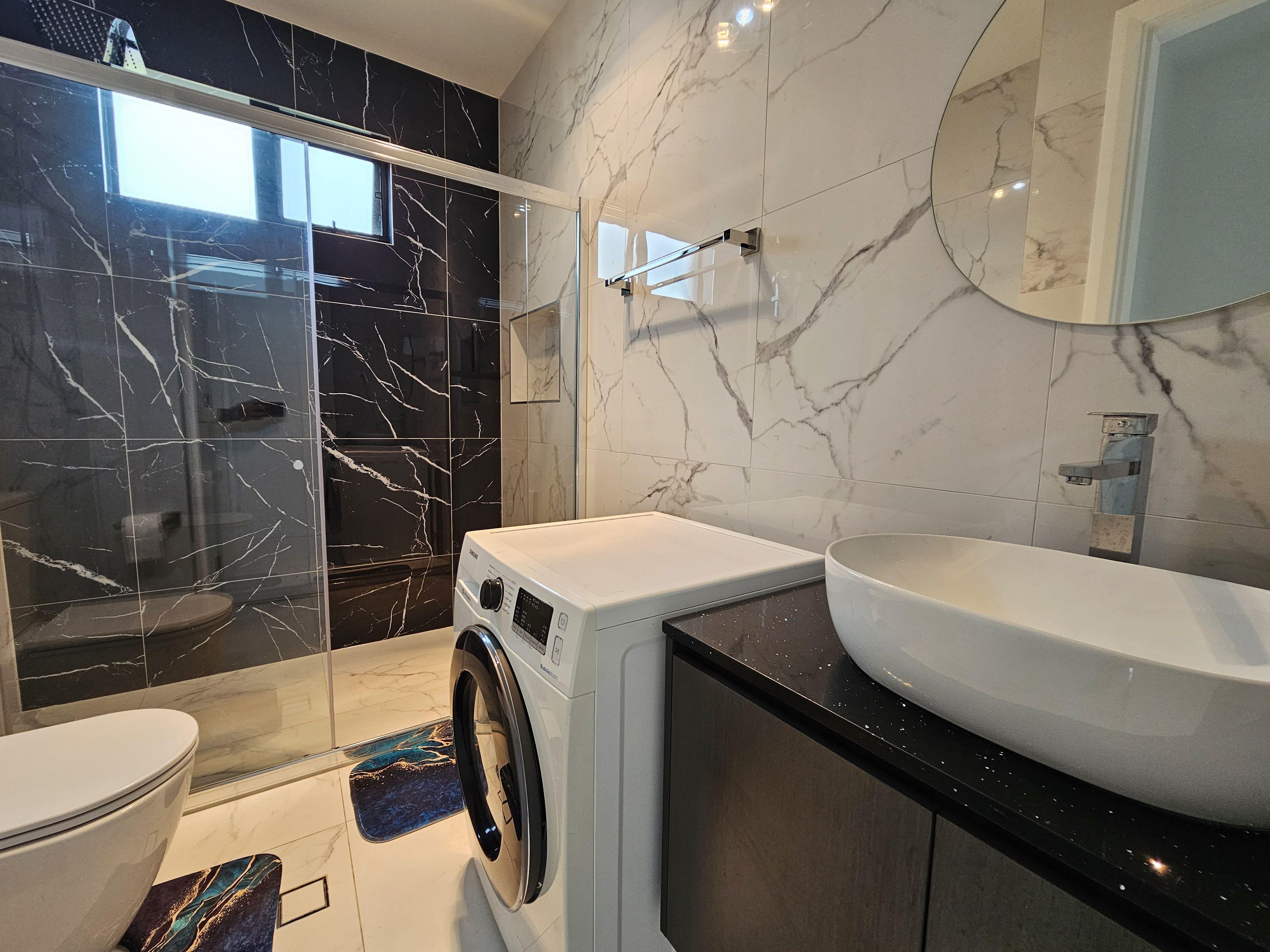 Near New furnished granny flat - Great Location