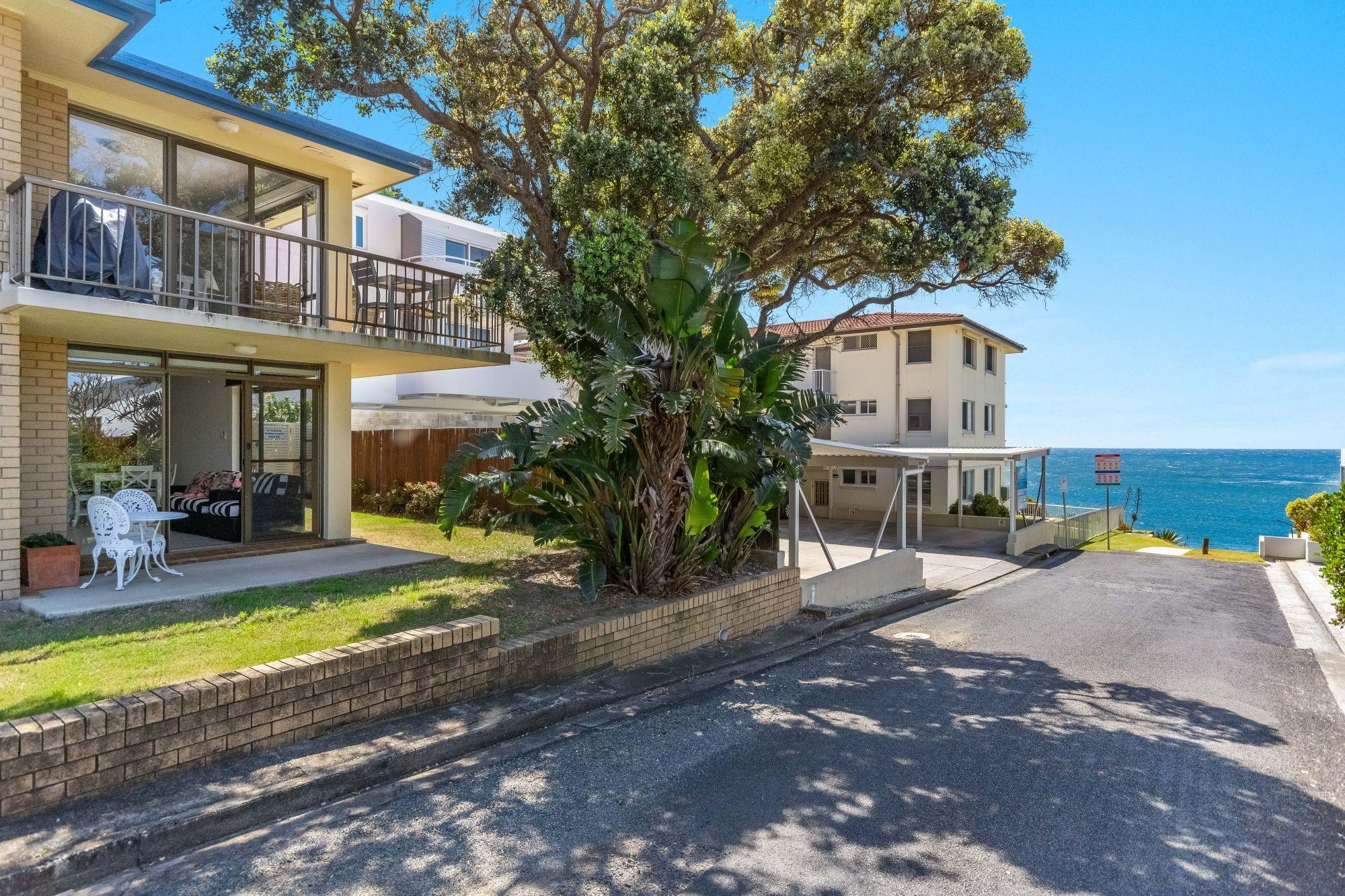 BESIDE THE SEASIDE - FURNISHED APARTMENT