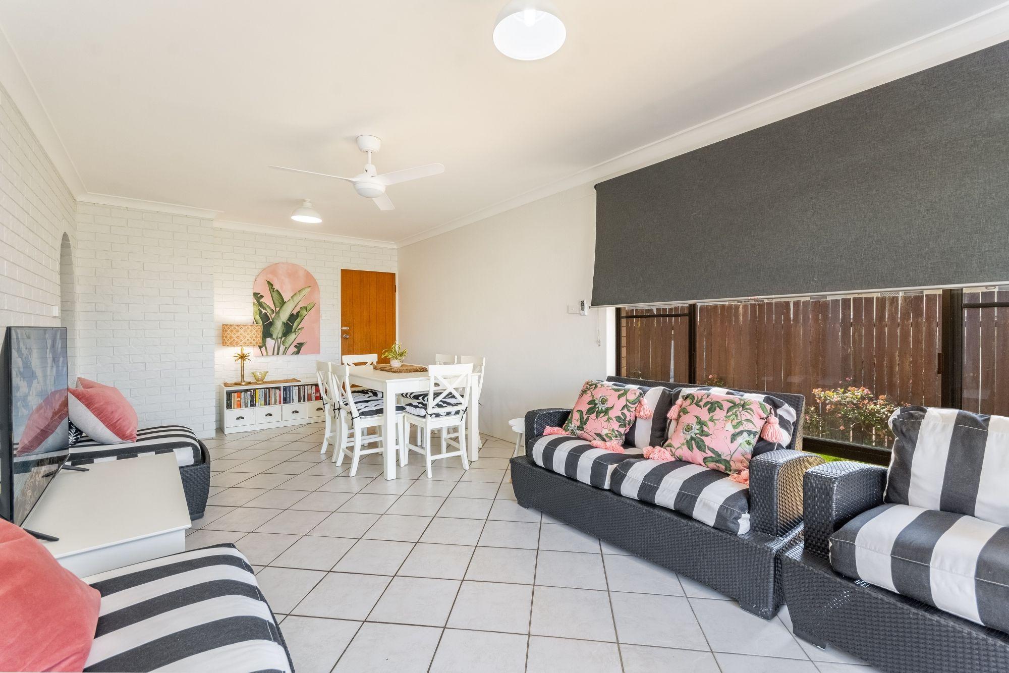 BESIDE THE SEASIDE - FURNISHED APARTMENT