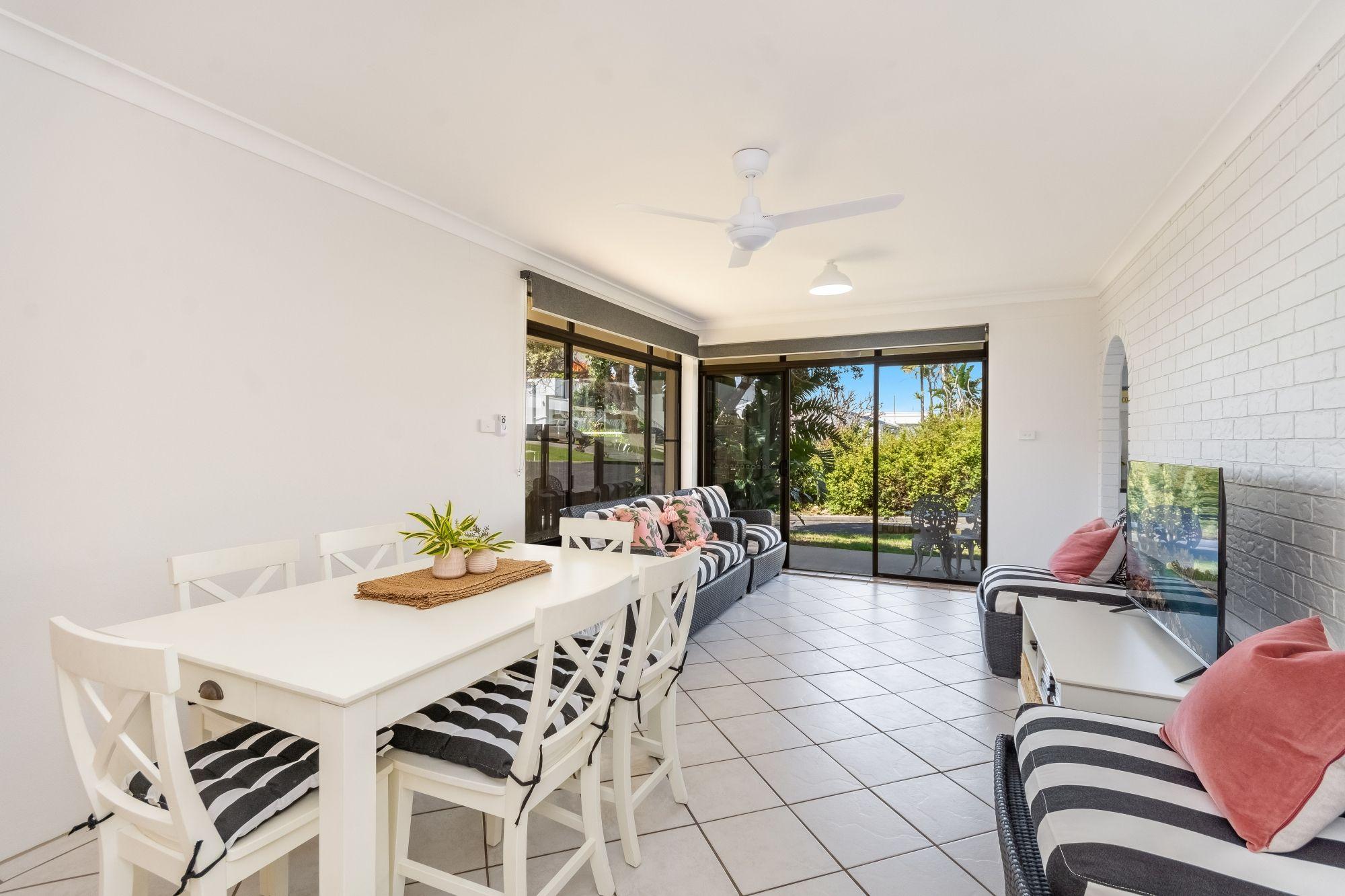 BESIDE THE SEASIDE - FURNISHED APARTMENT