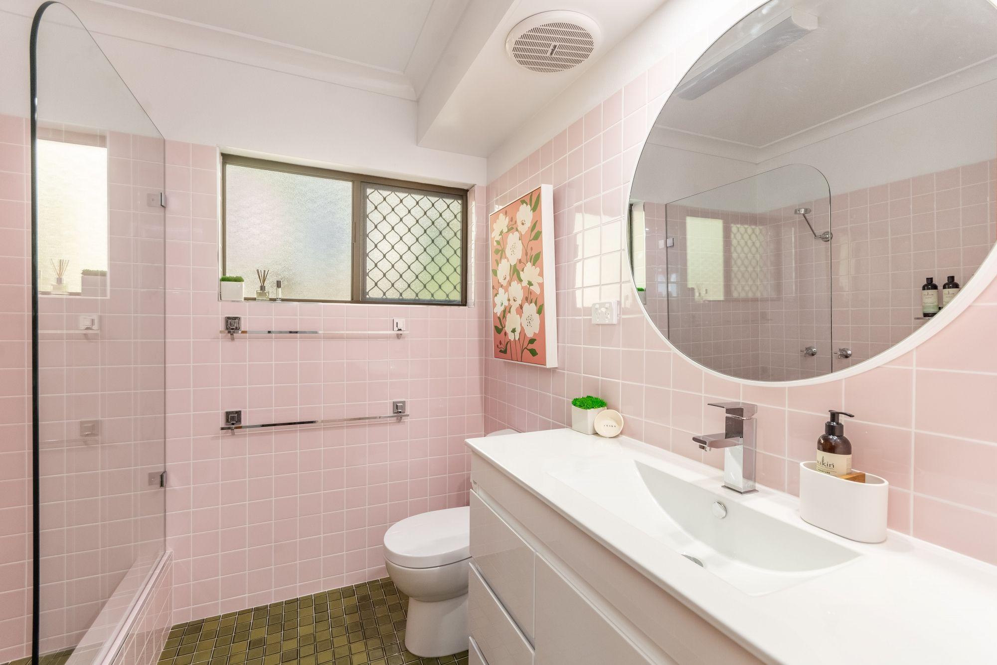 BESIDE THE SEASIDE - FURNISHED APARTMENT
