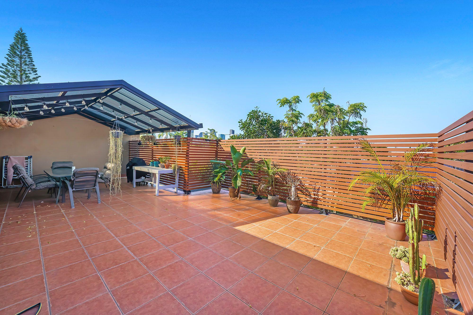 2-Bedroom Apartment with Dual Balconies